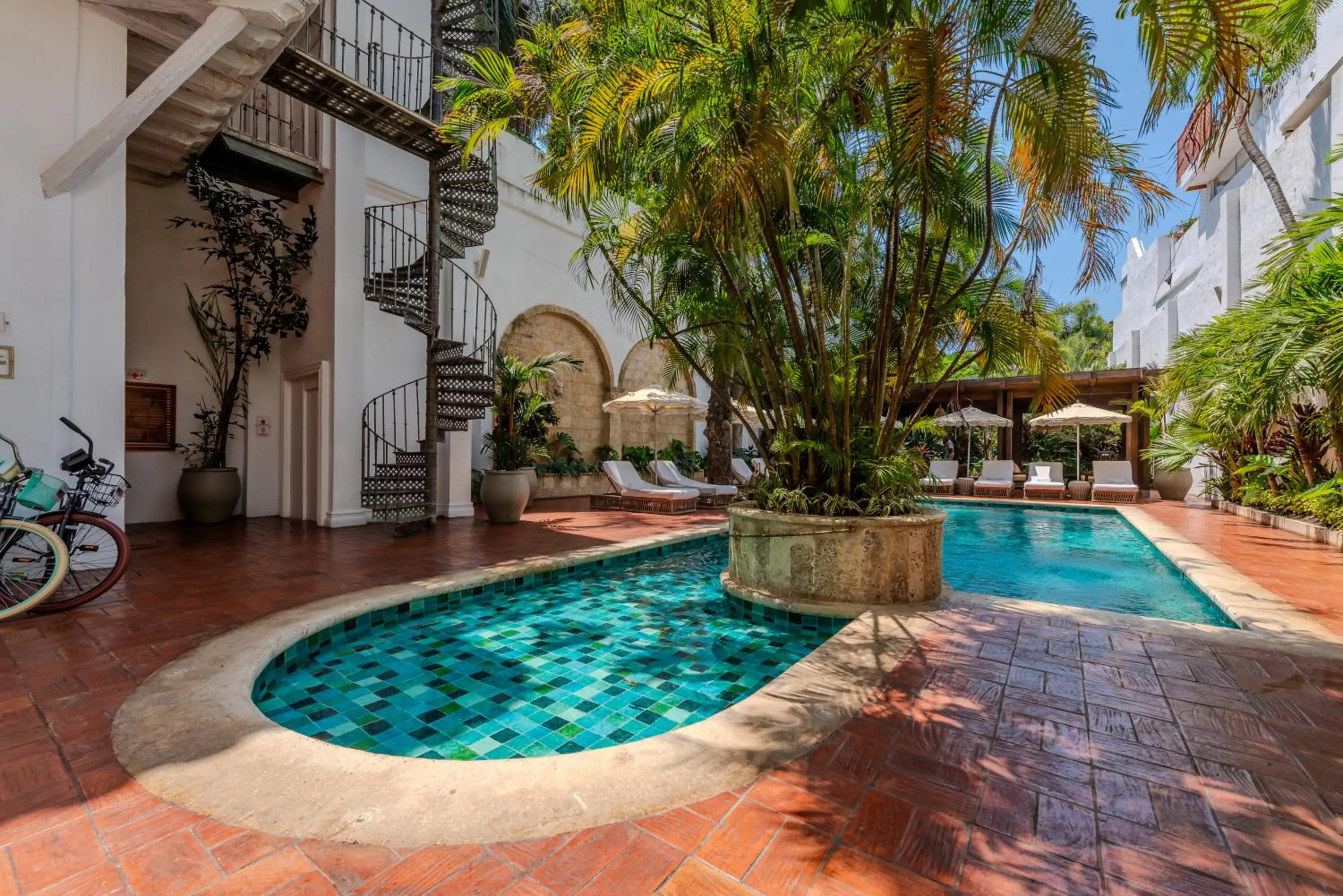Swimming pool in Casa Pestagua Relais Châteaux