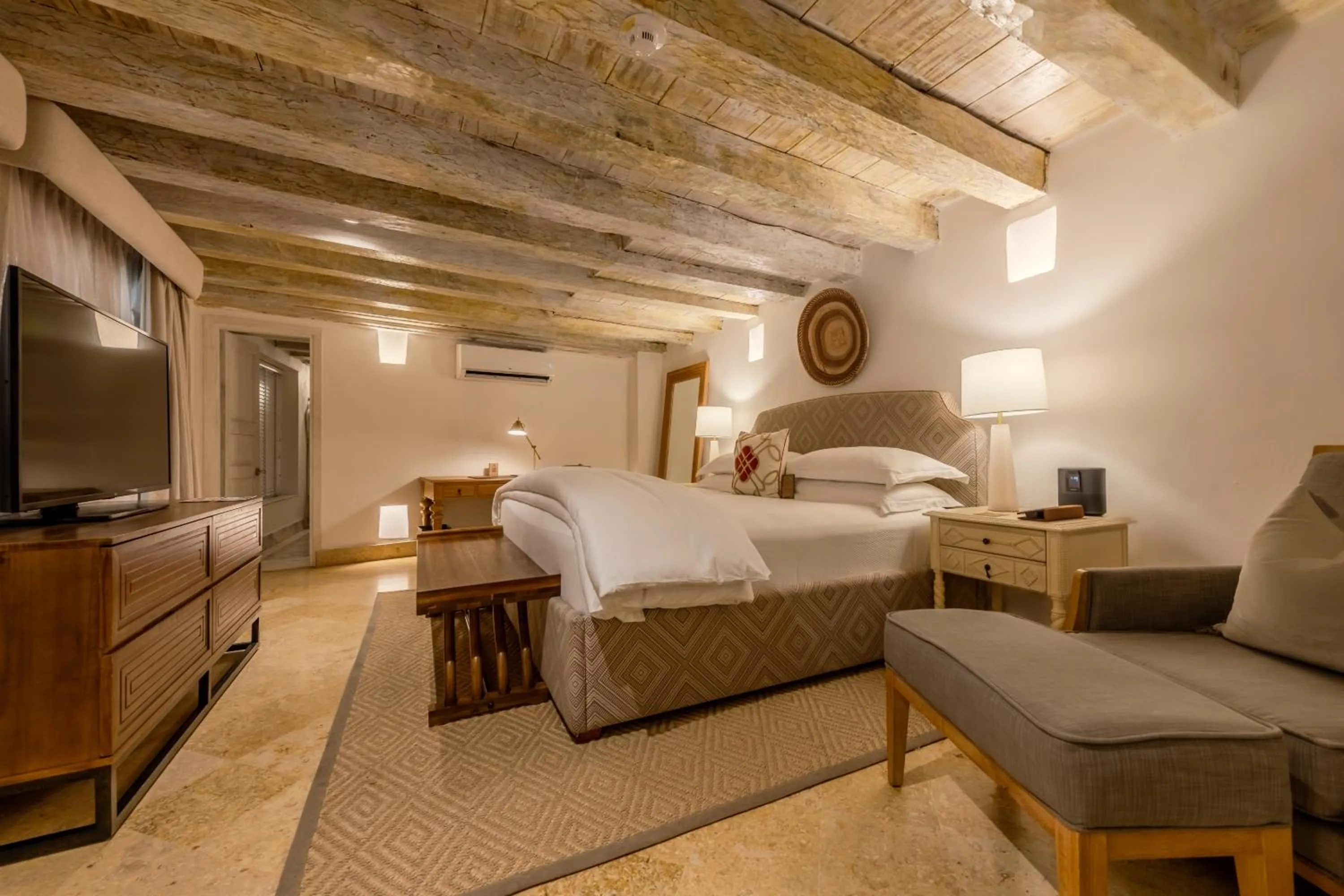 Bed in Casa Pestagua Relais Châteaux