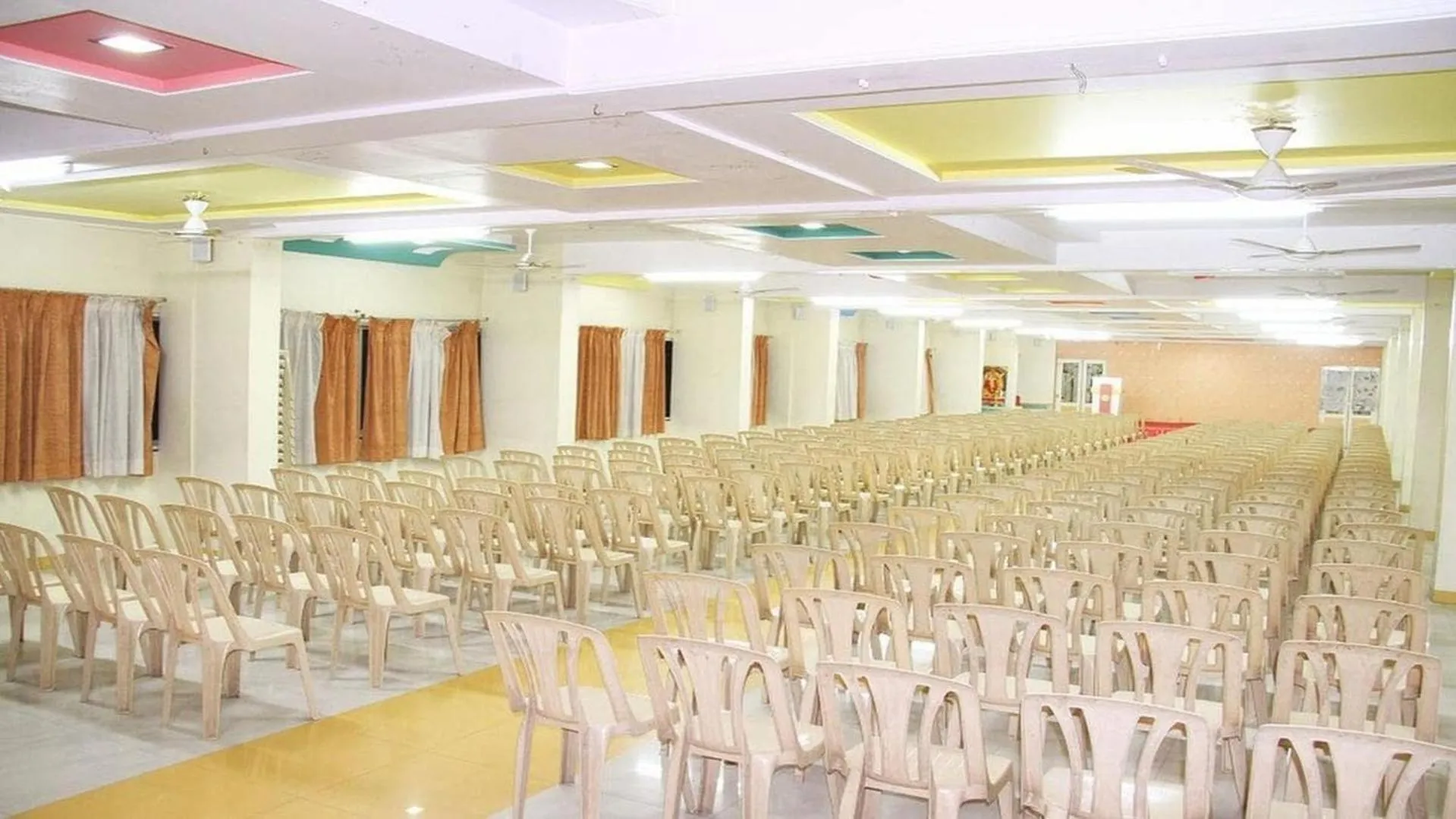 Business facilities in Hotel Shanti Kamal