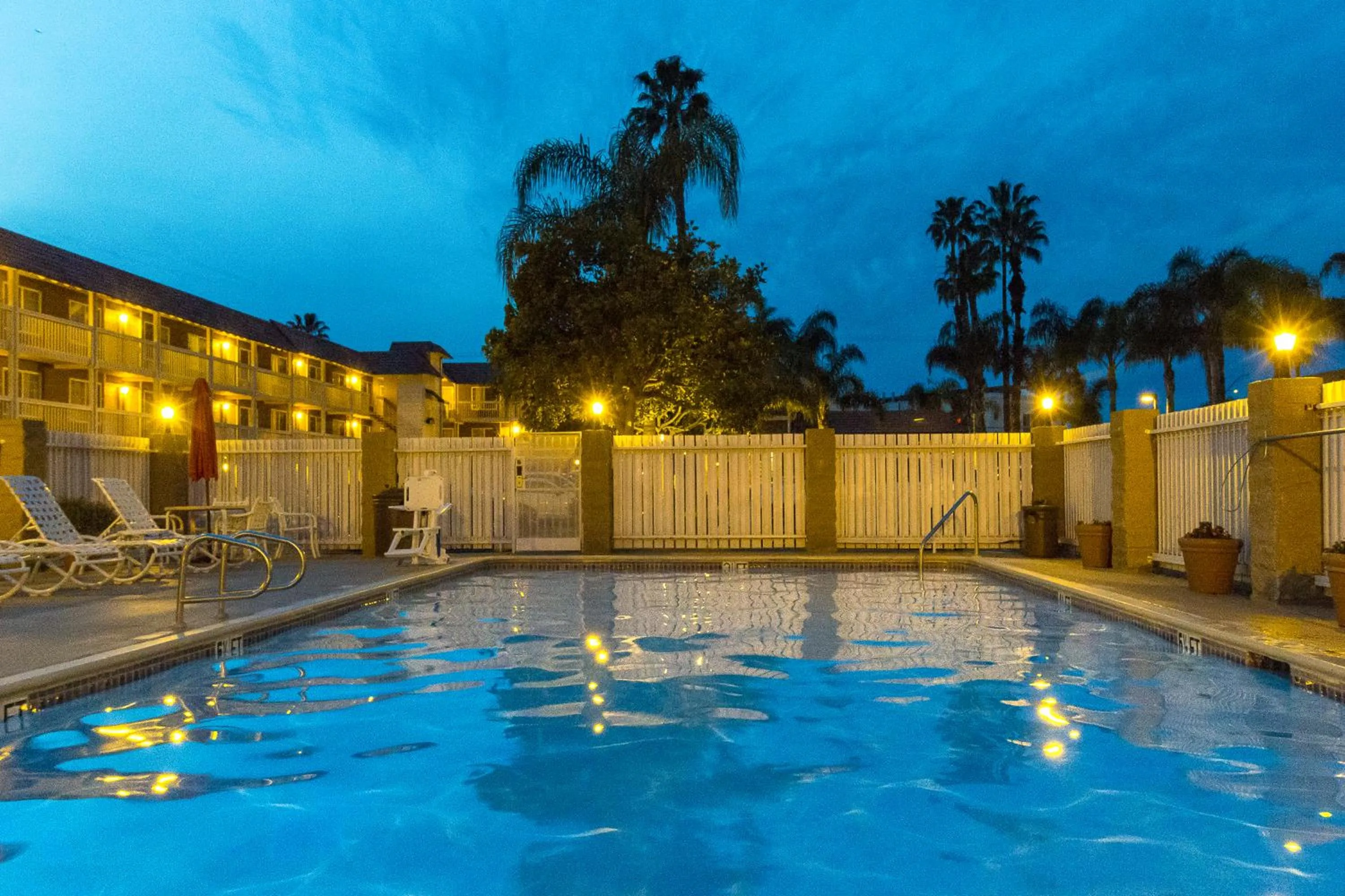 Swimming pool in Ramada by Wyndham Costa Mesa/Newport Beach