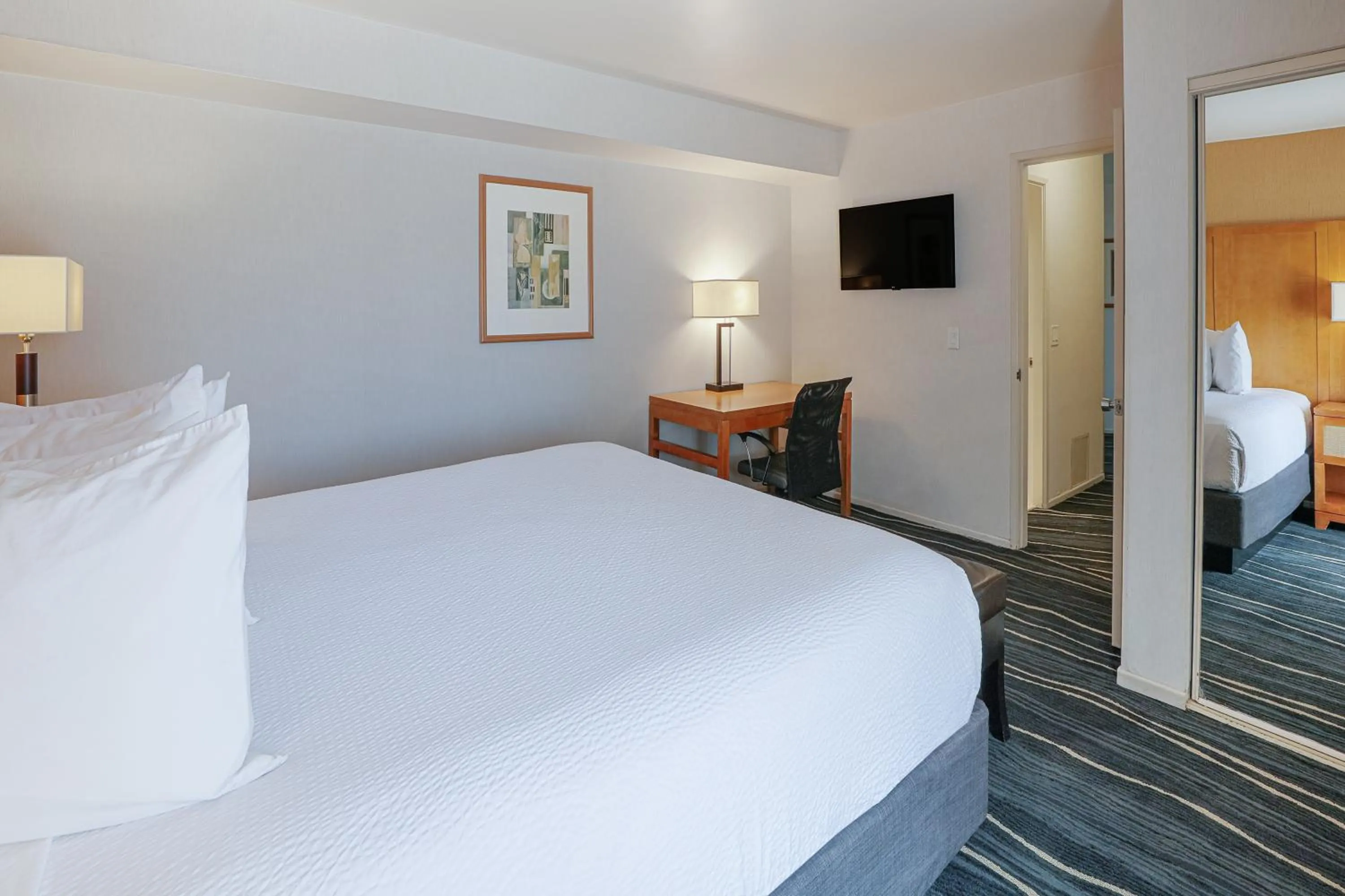 Bedroom, Bed in Ramada by Wyndham Costa Mesa/Newport Beach