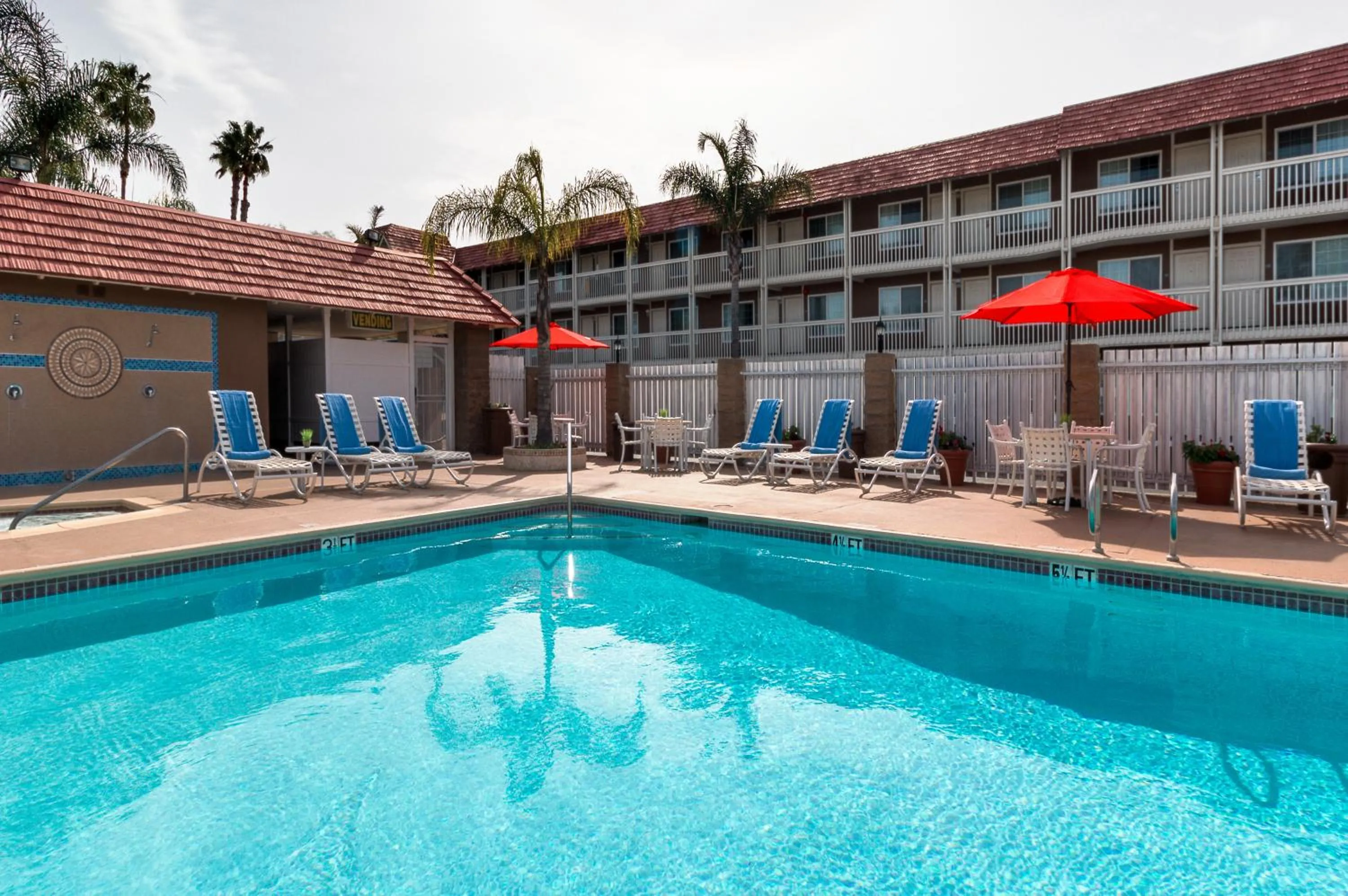 Swimming pool in Ramada by Wyndham Costa Mesa/Newport Beach