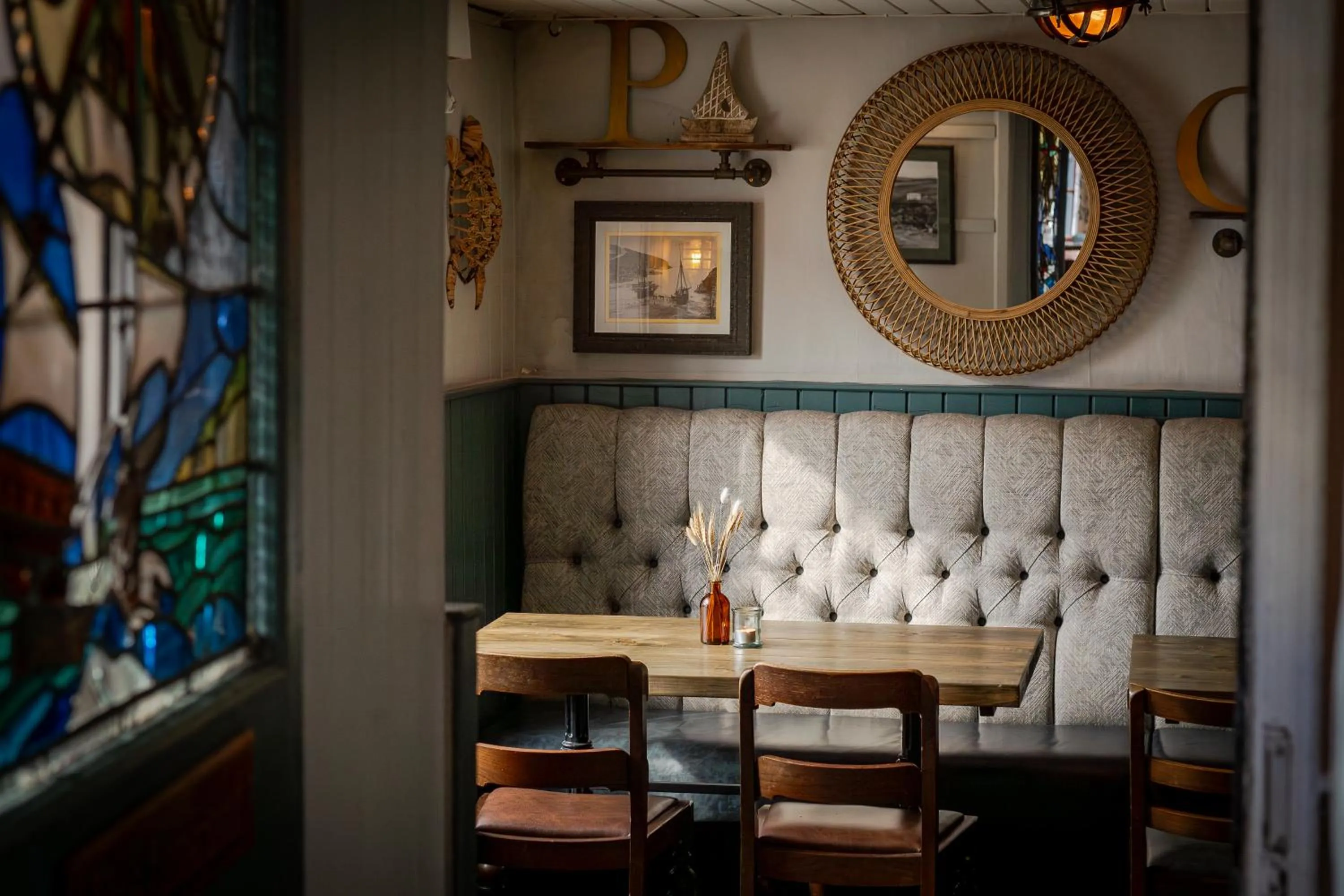 Restaurant/places to eat in Port Gaverne Hotel