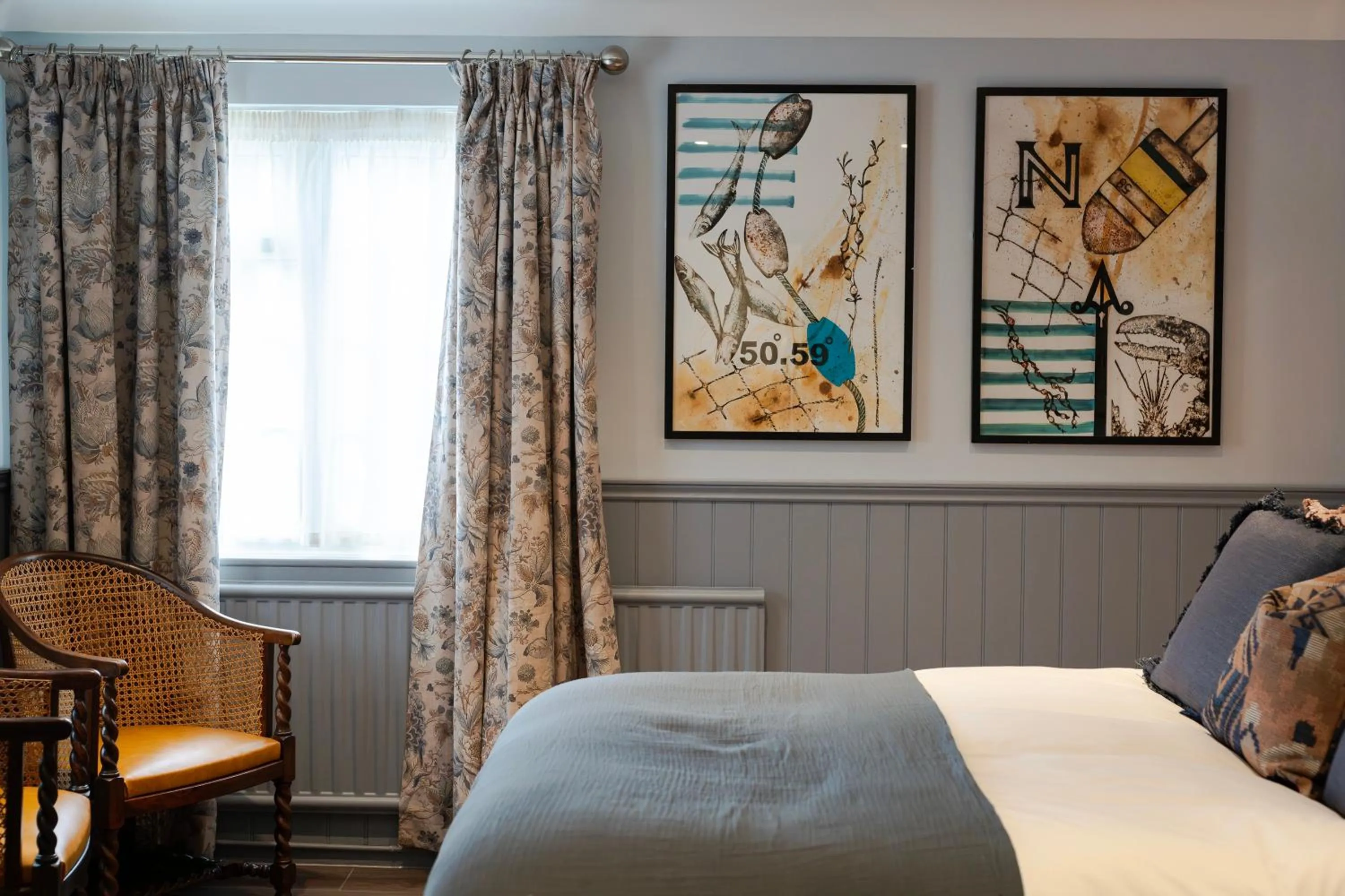 Bed in Port Gaverne Hotel