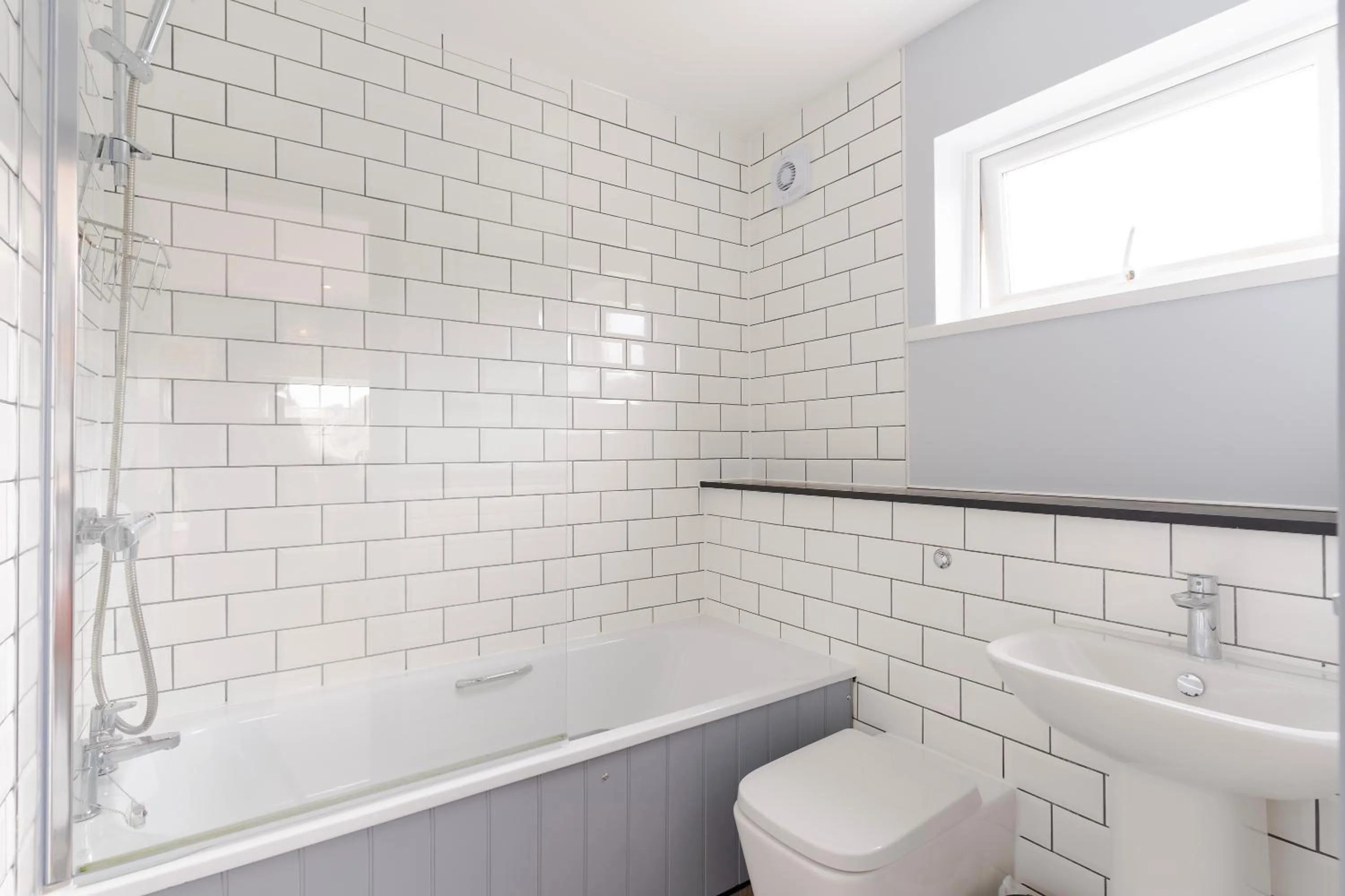 Shower in Port Gaverne Hotel