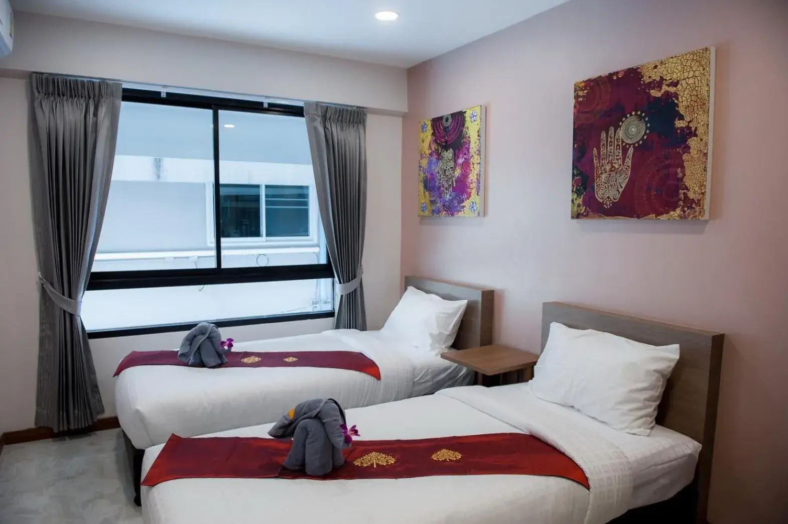 Deluxe Twin Room in The Moon Night Hotel Deluxe Twin Room in The Moon Night Hotel