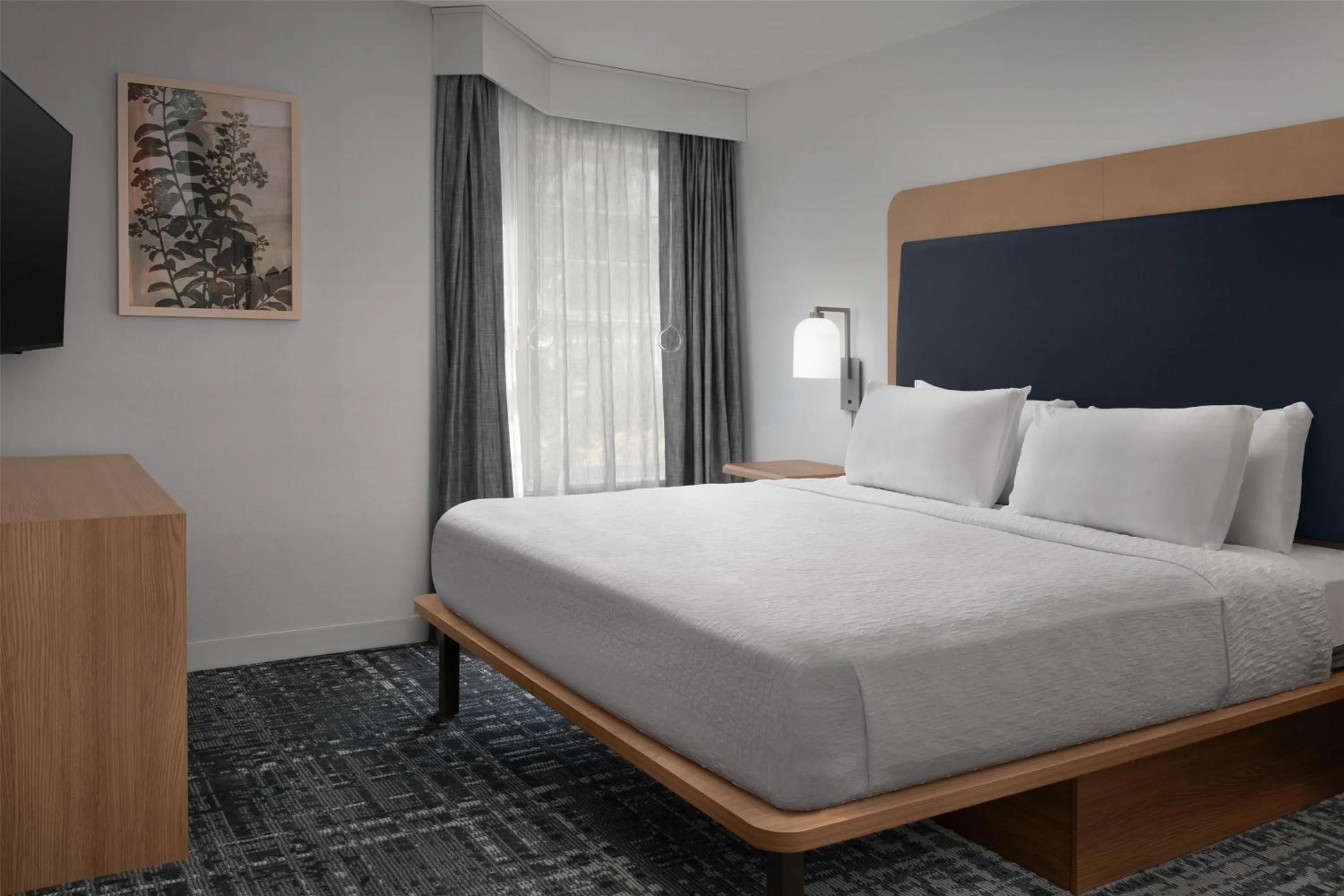 Bed in Homewood Suites by Hilton Vancouver / Portland