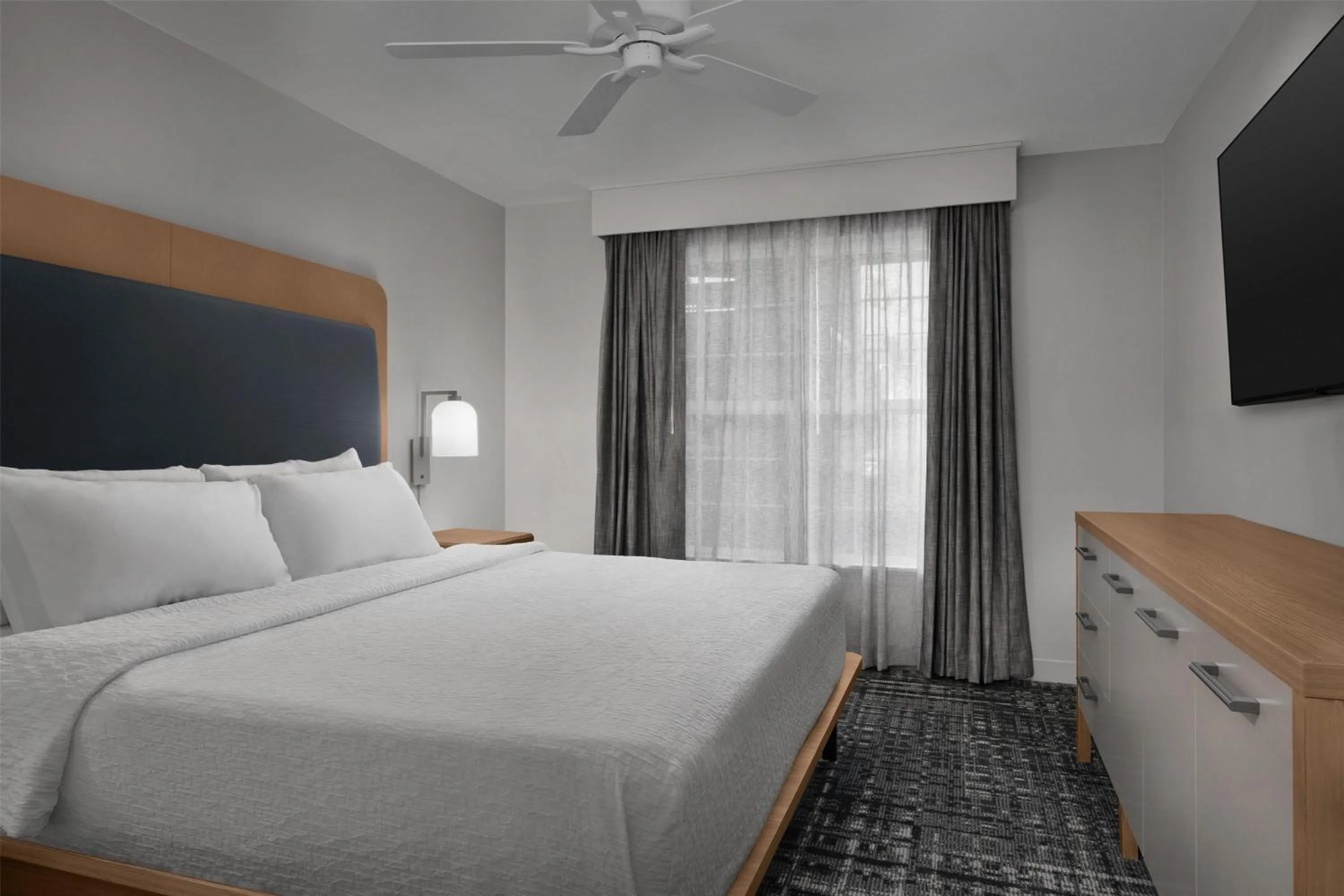 Bed in Homewood Suites by Hilton Vancouver / Portland