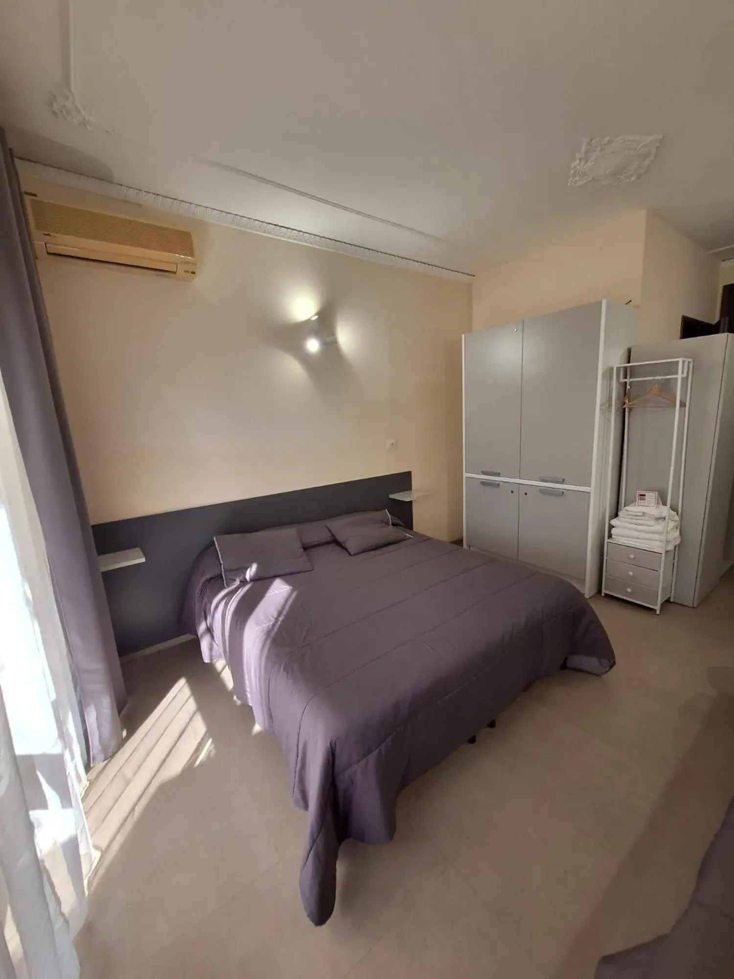 Superior Triple Room with Balcony in Tarchon Luxury B&B Superior Triple Room with Balcony in Tarchon Luxury B&B