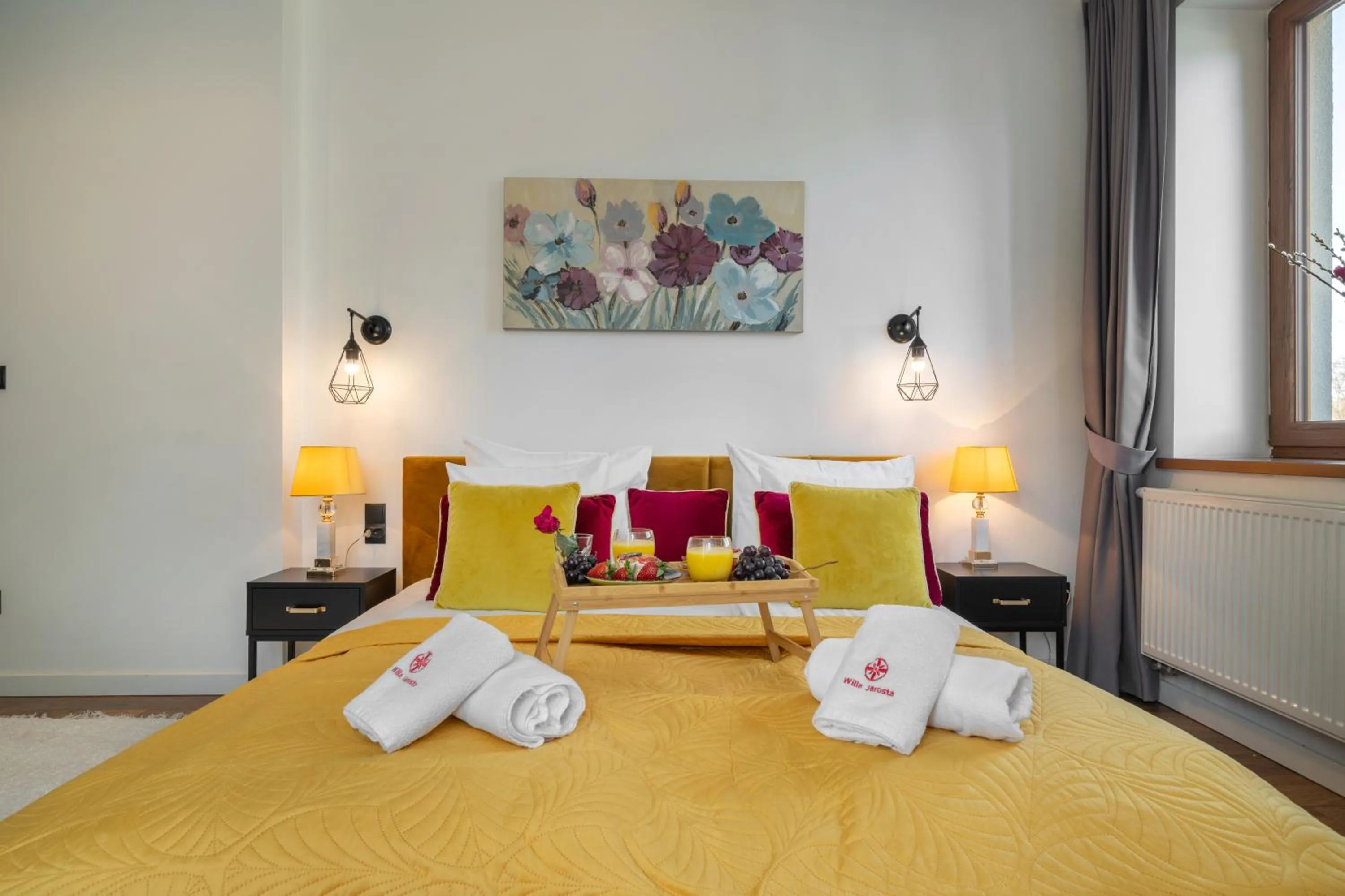 Bed in WILLA JAROSTA & SPA, AC -free parking