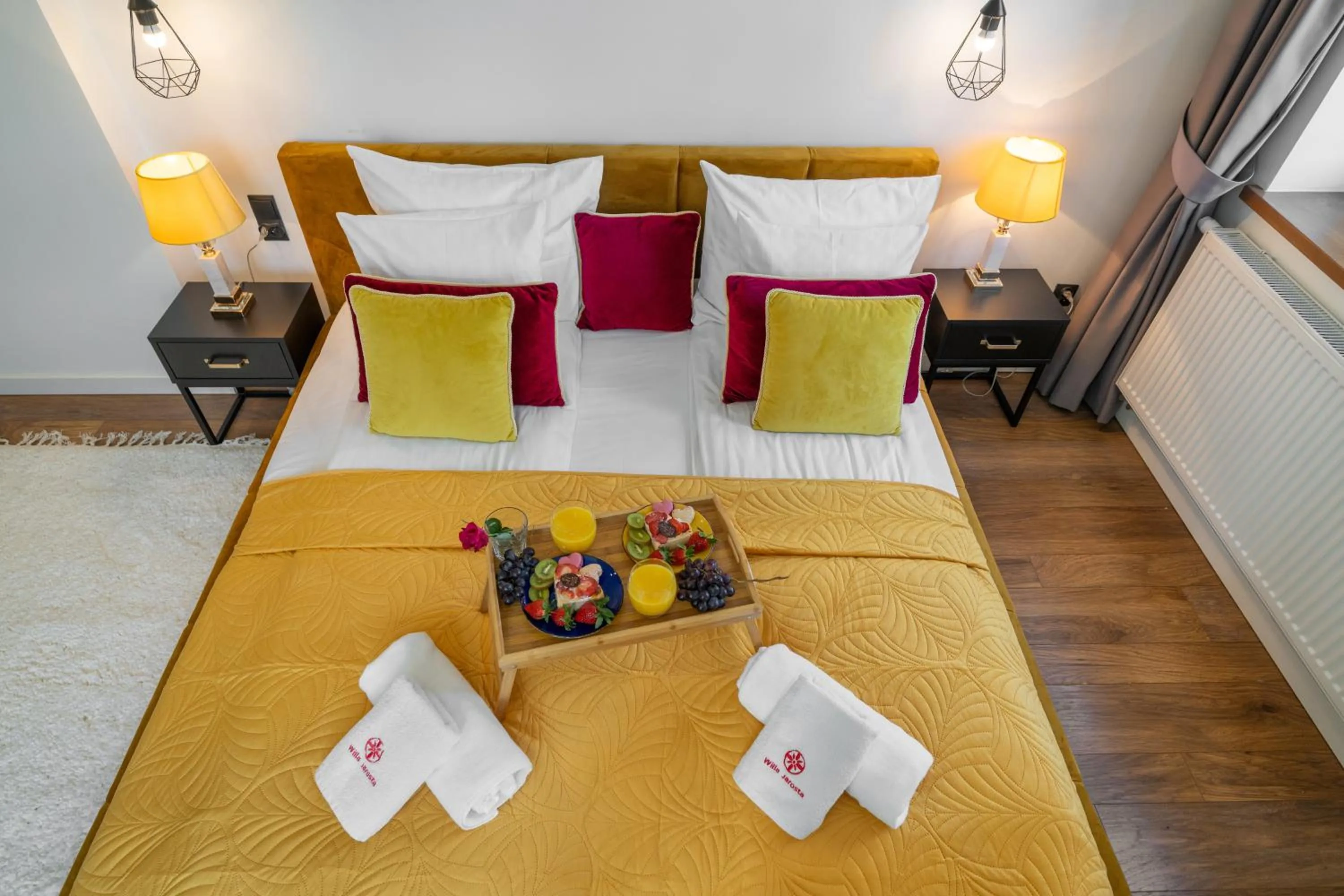 Bed in WILLA JAROSTA & SPA, AC -free parking