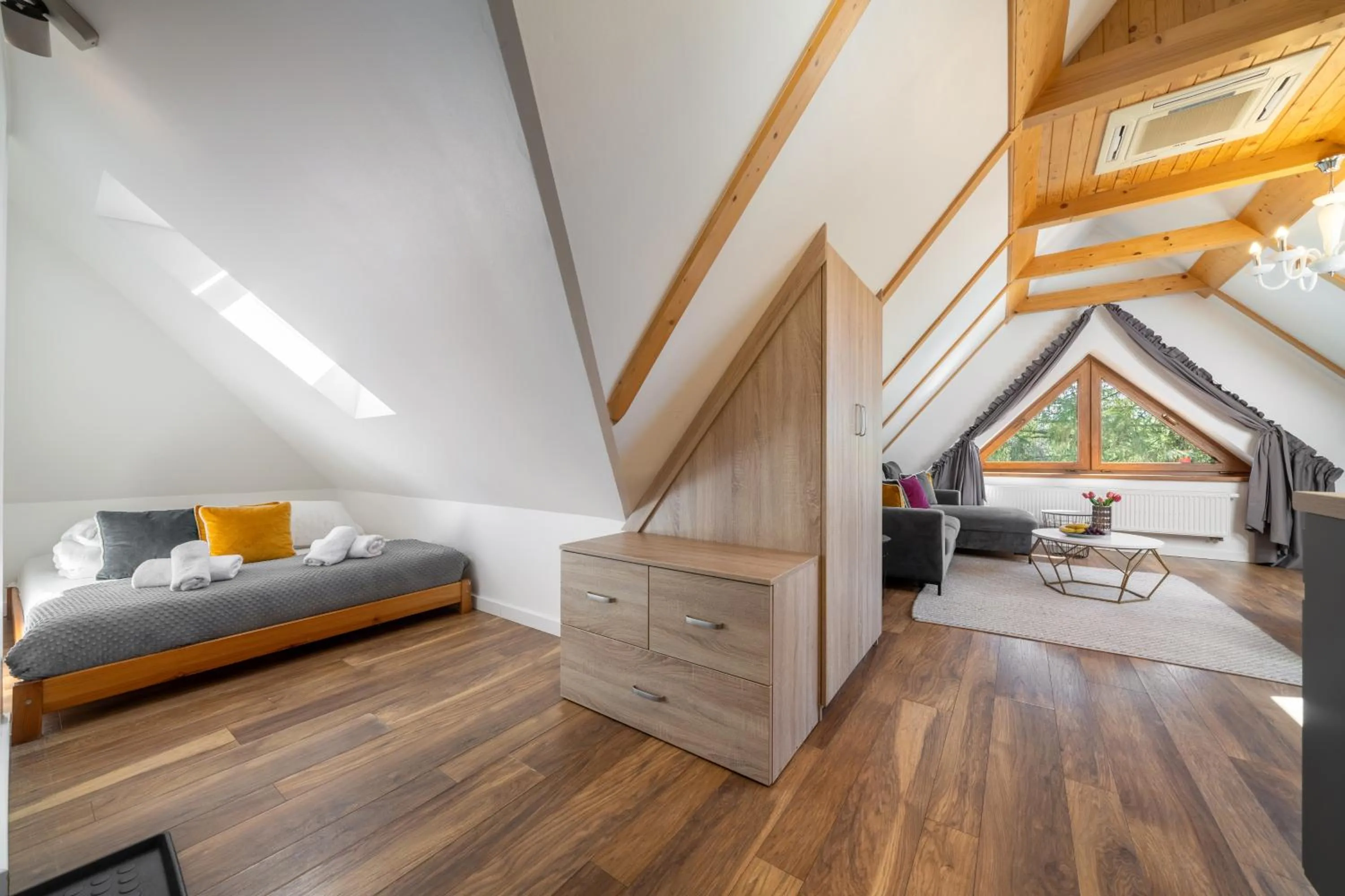 Bed in WILLA JAROSTA & SPA, AC -free parking