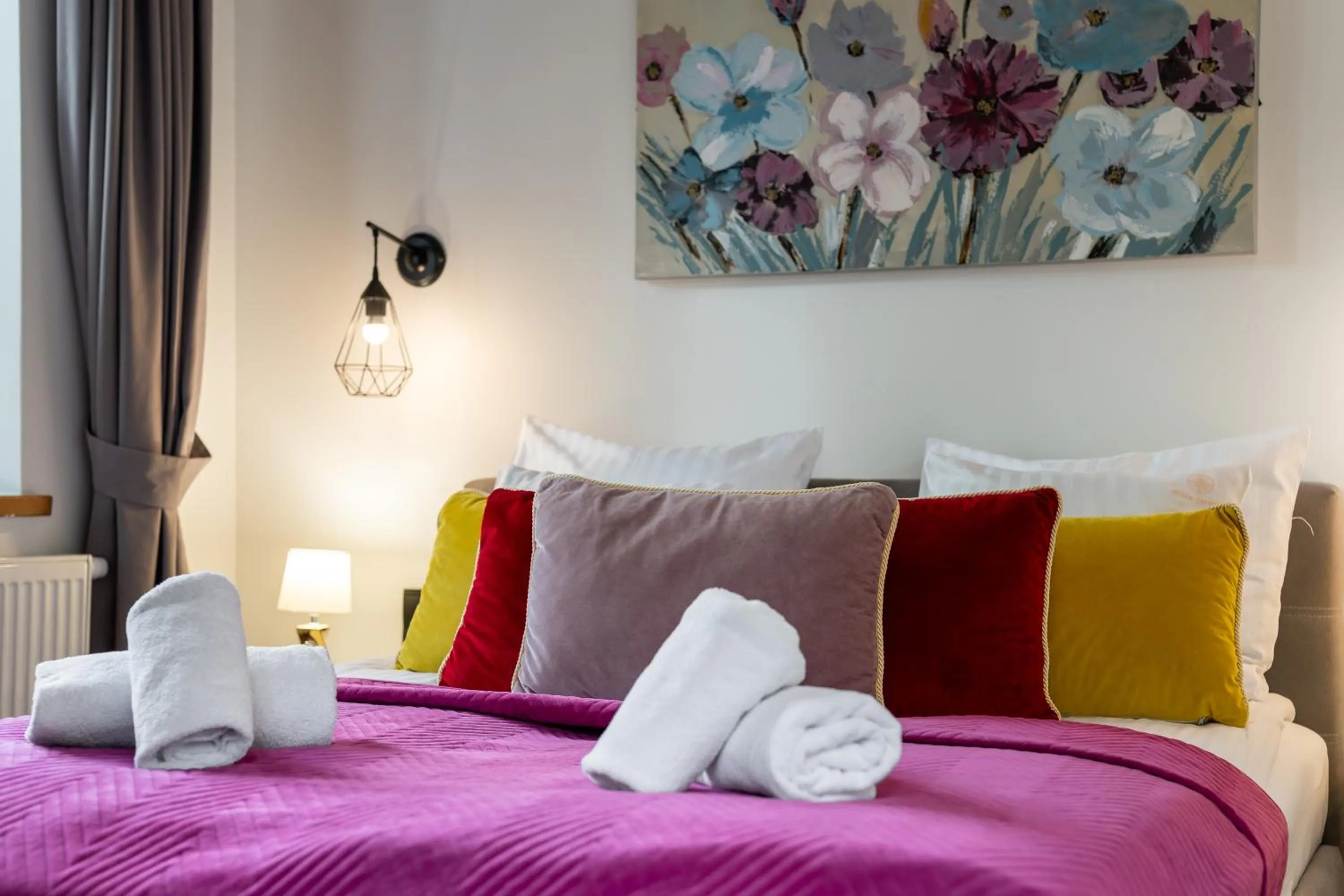 Bed in WILLA JAROSTA & SPA, AC -free parking