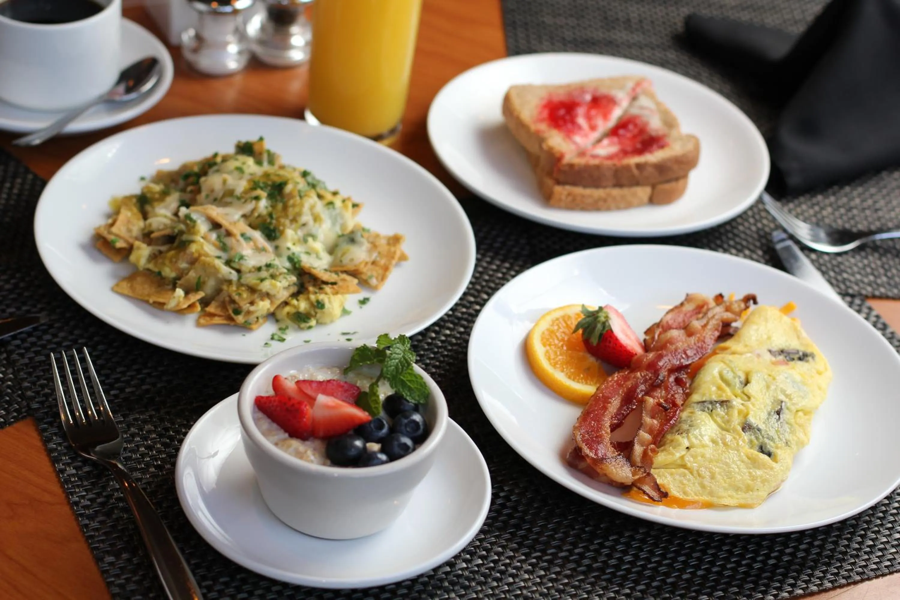 Restaurant/places to eat in La Posada Hotel