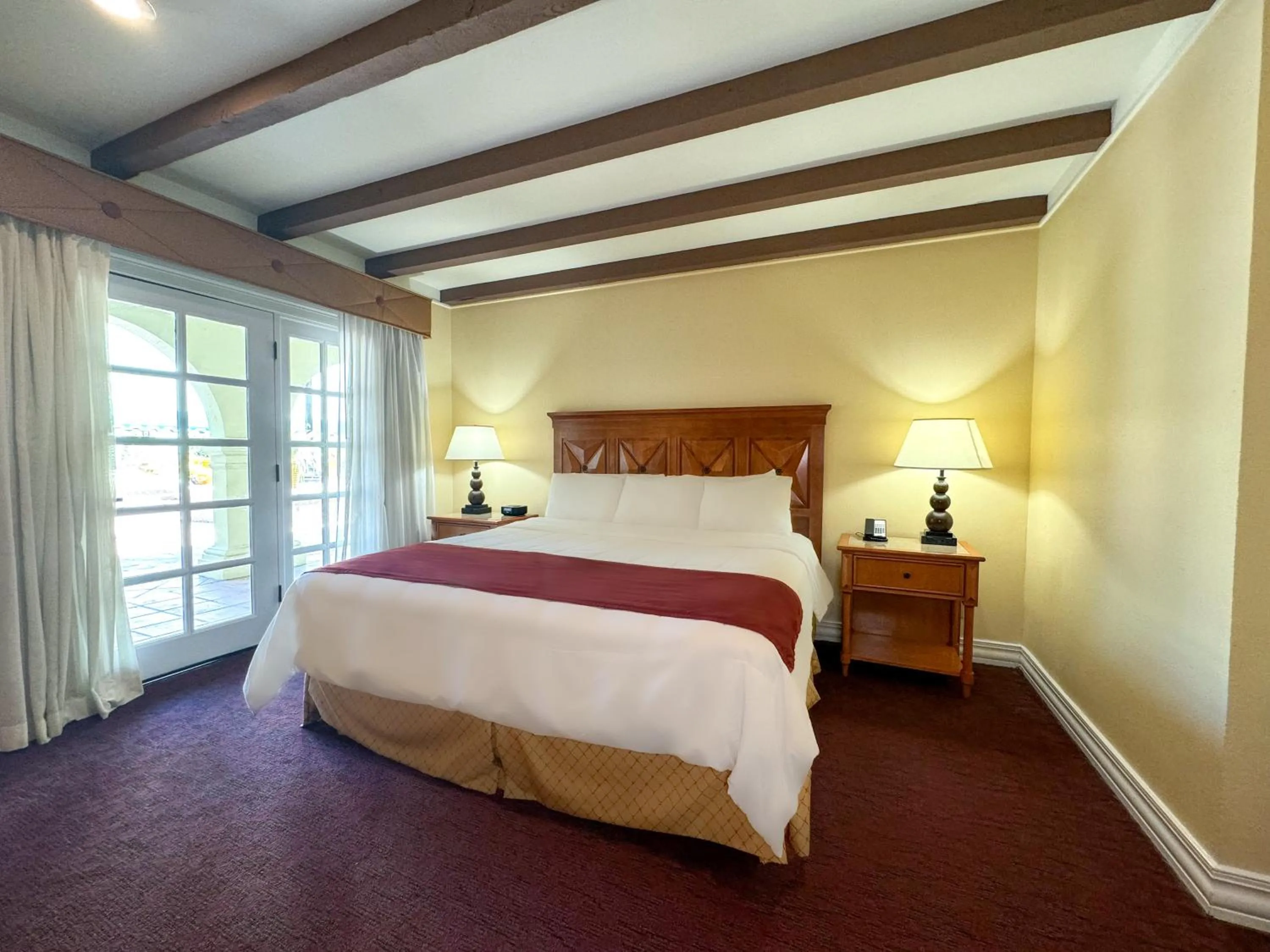 Bed in La Posada Hotel