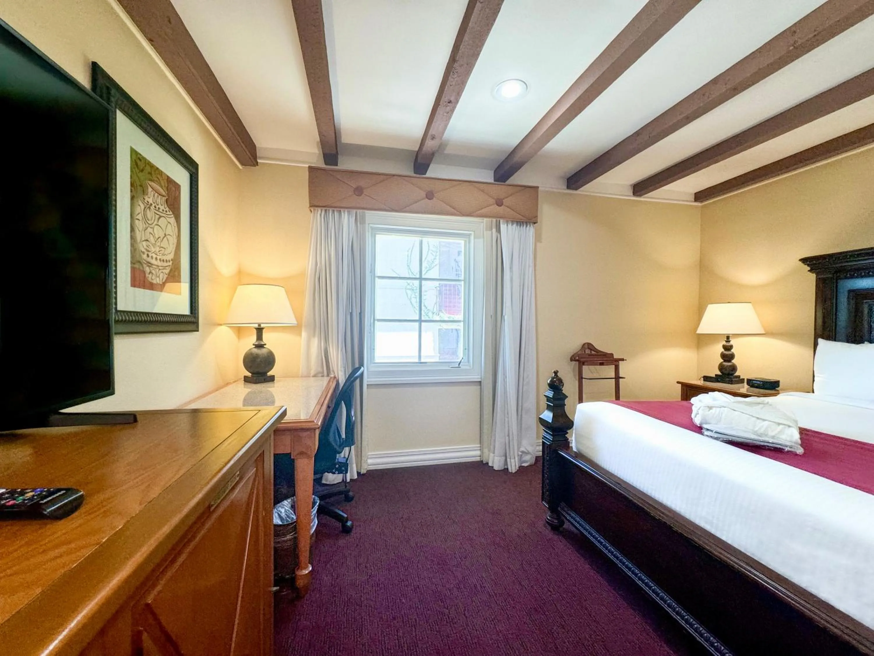 Bed in La Posada Hotel