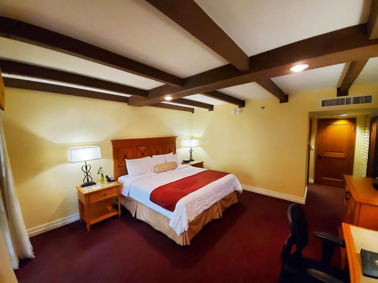 Bed in La Posada Hotel