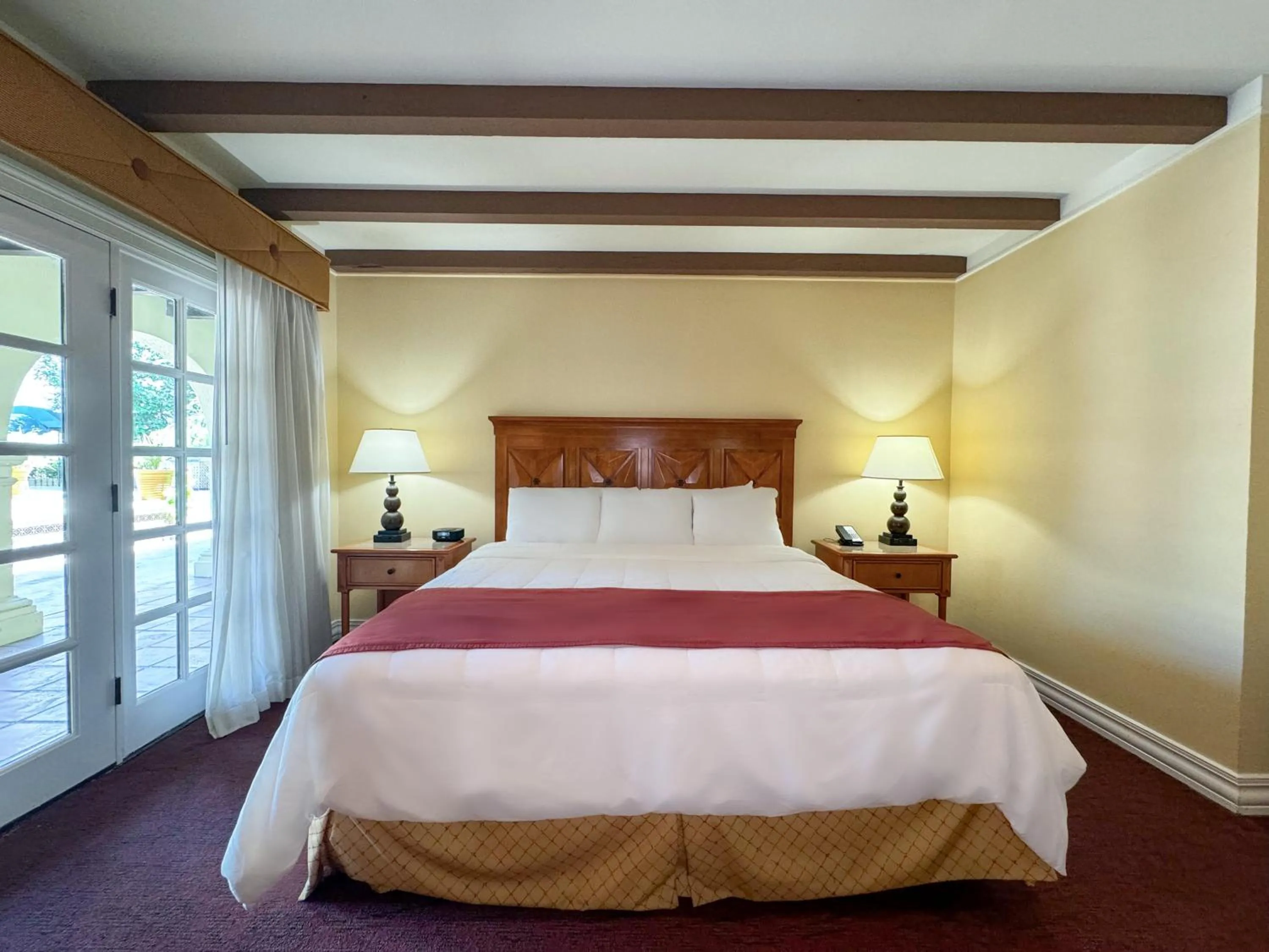 Bed in La Posada Hotel