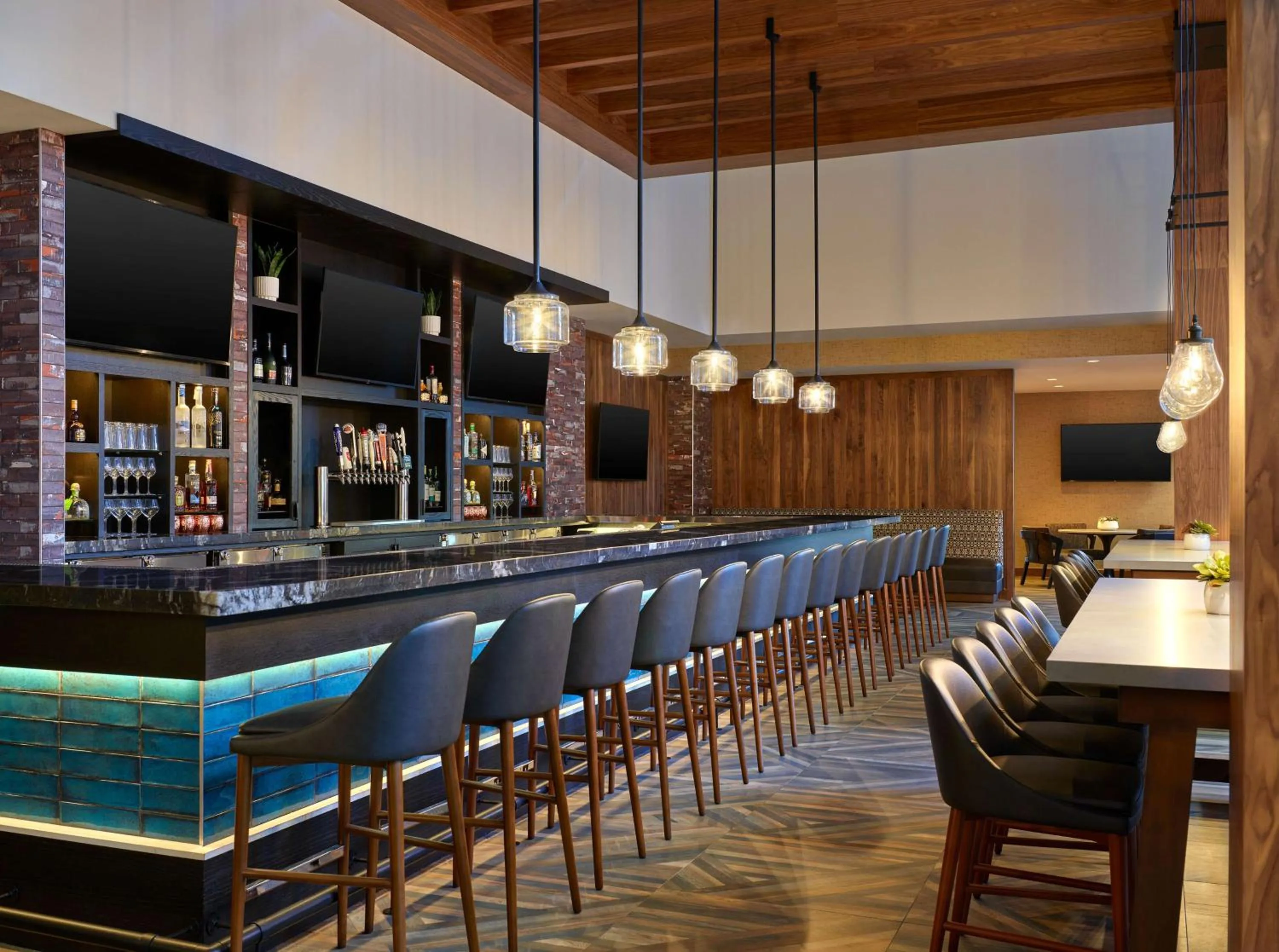 Lounge or bar in Embassy Suites by Hilton Washington DC Convention Center