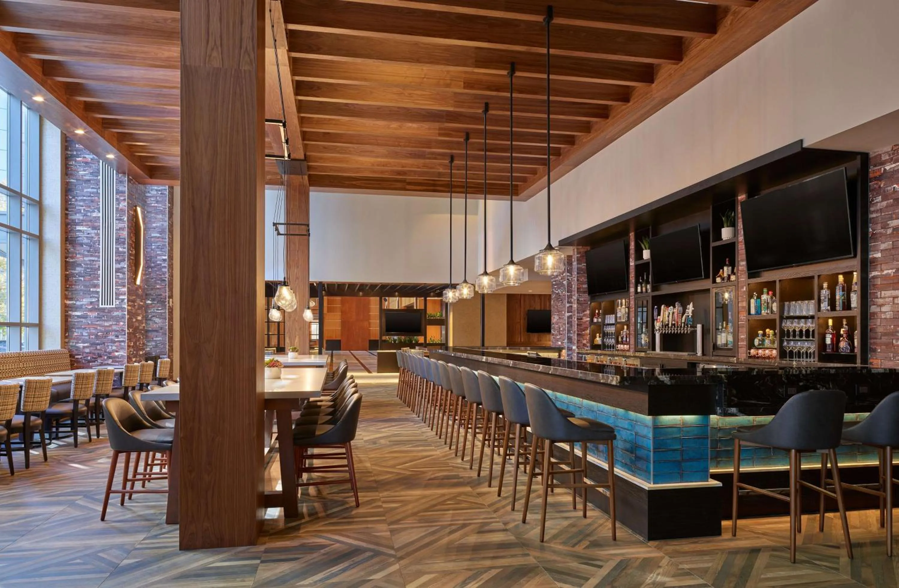 Lounge or bar in Embassy Suites by Hilton Washington DC Convention Center