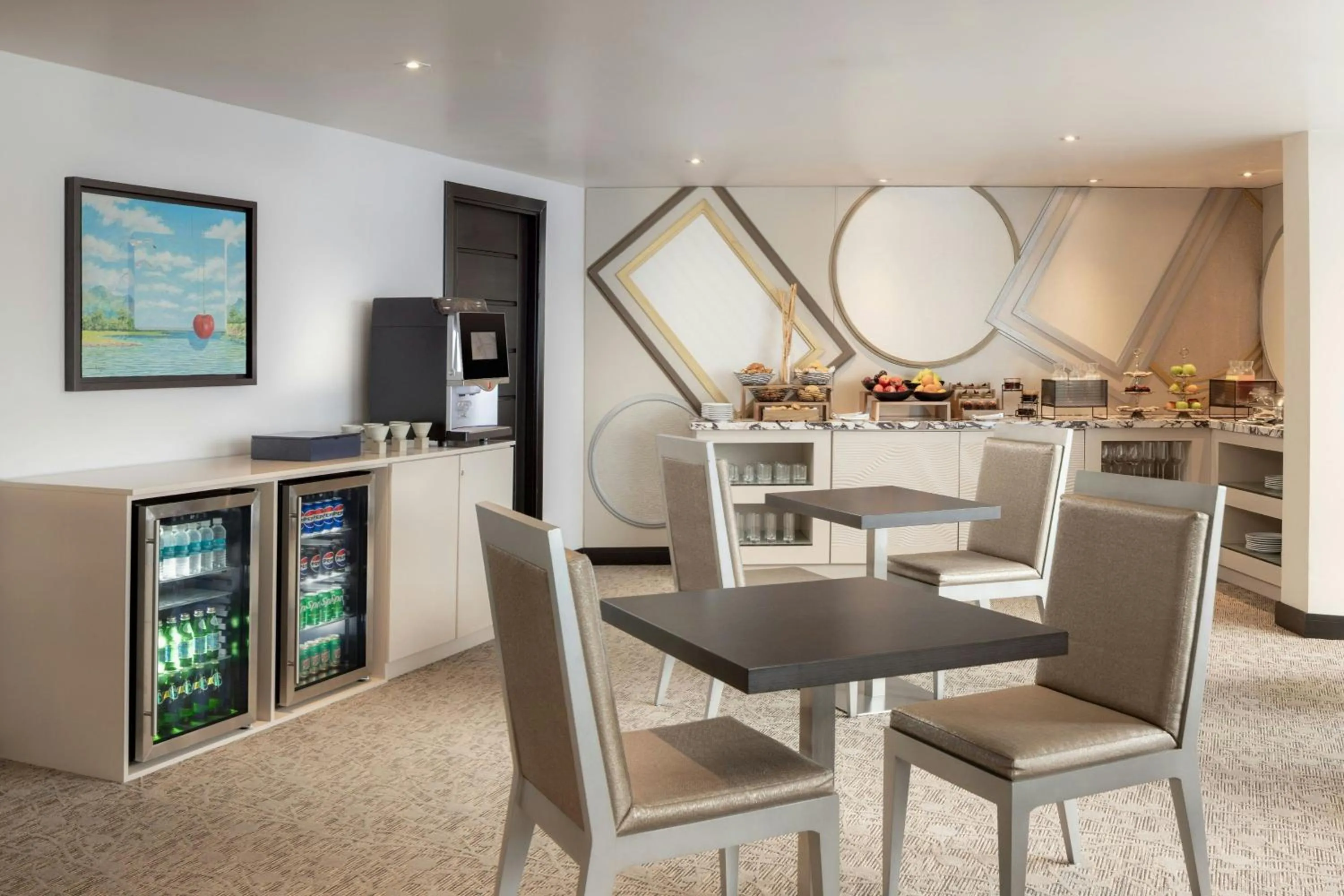 Lounge or bar in Renaissance Panama City Hotel