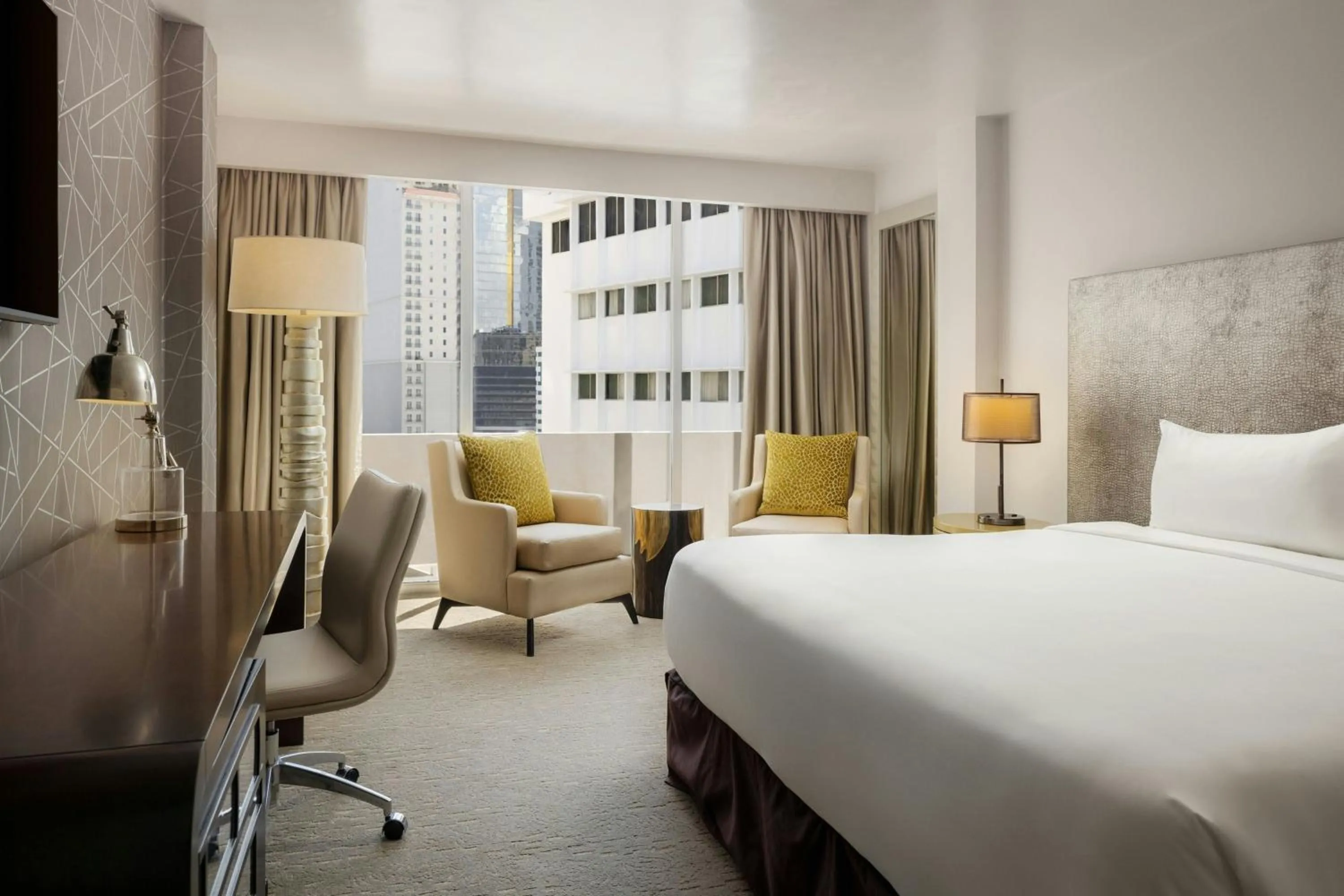 Photo of the whole room, Bed in Renaissance Panama City Hotel