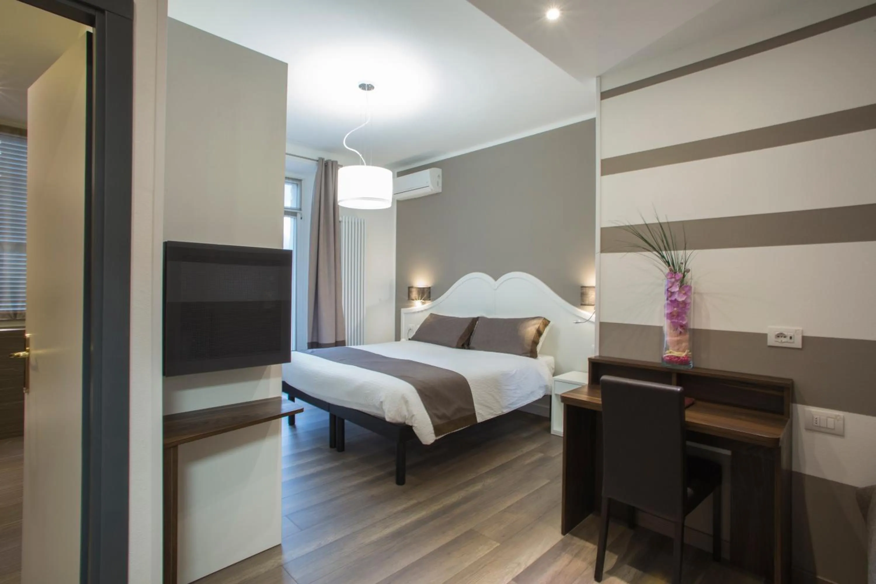 Photo of the whole room, Bed in Hotel Ristorante Eurossola