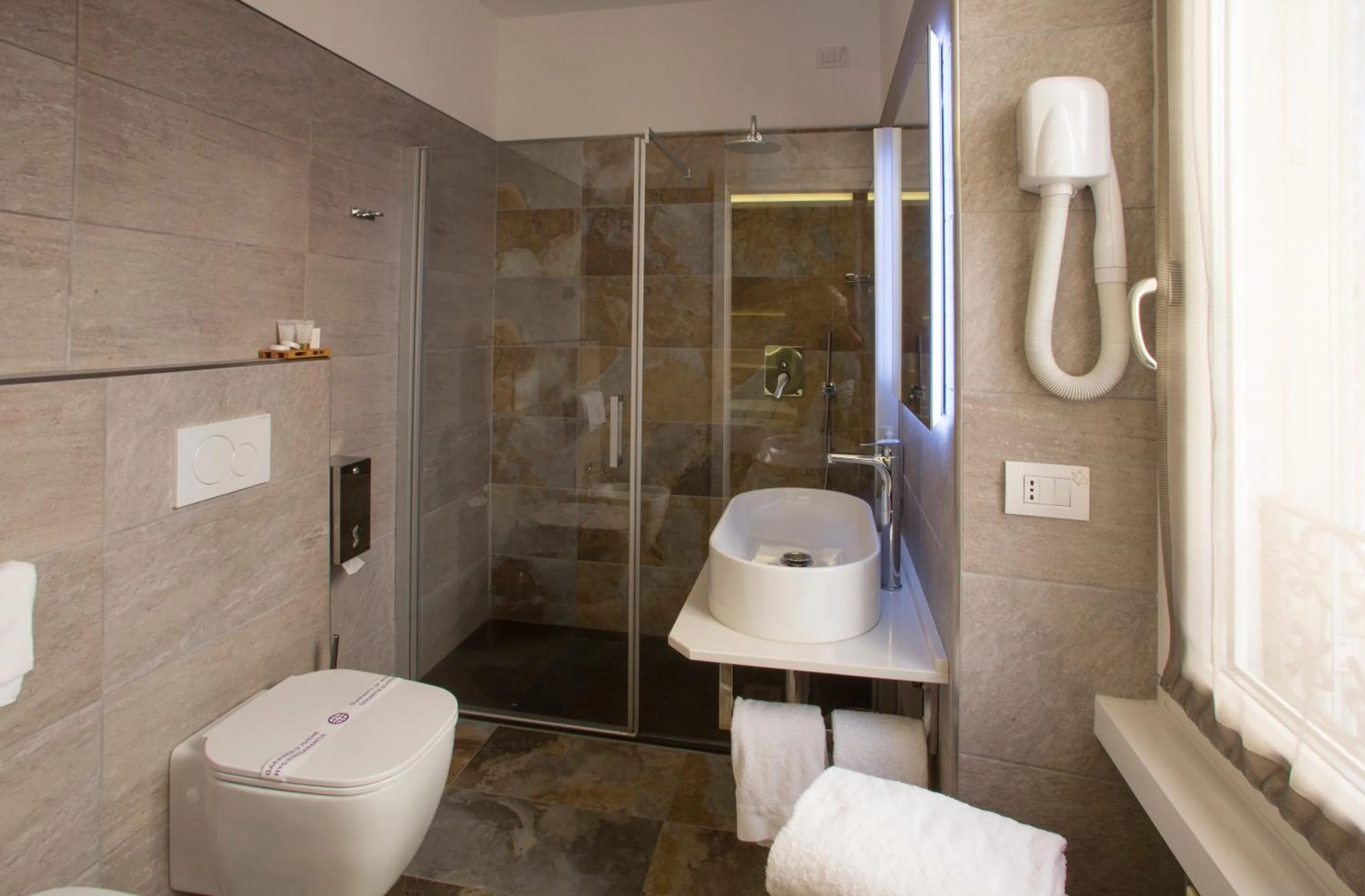 Bathroom in Hotel Ristorante Eurossola