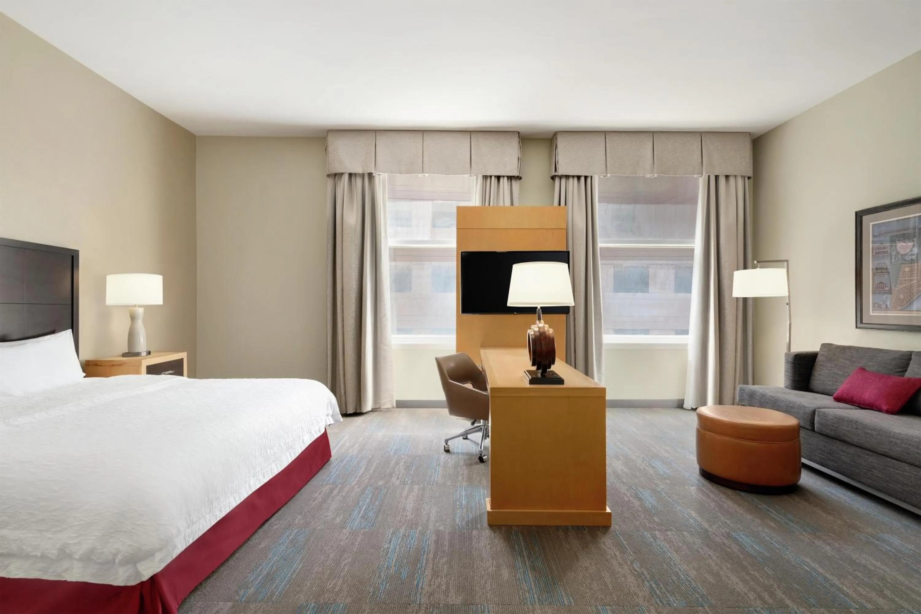 Bedroom, Bed in Hampton Inn Downtown / French Quarter Area