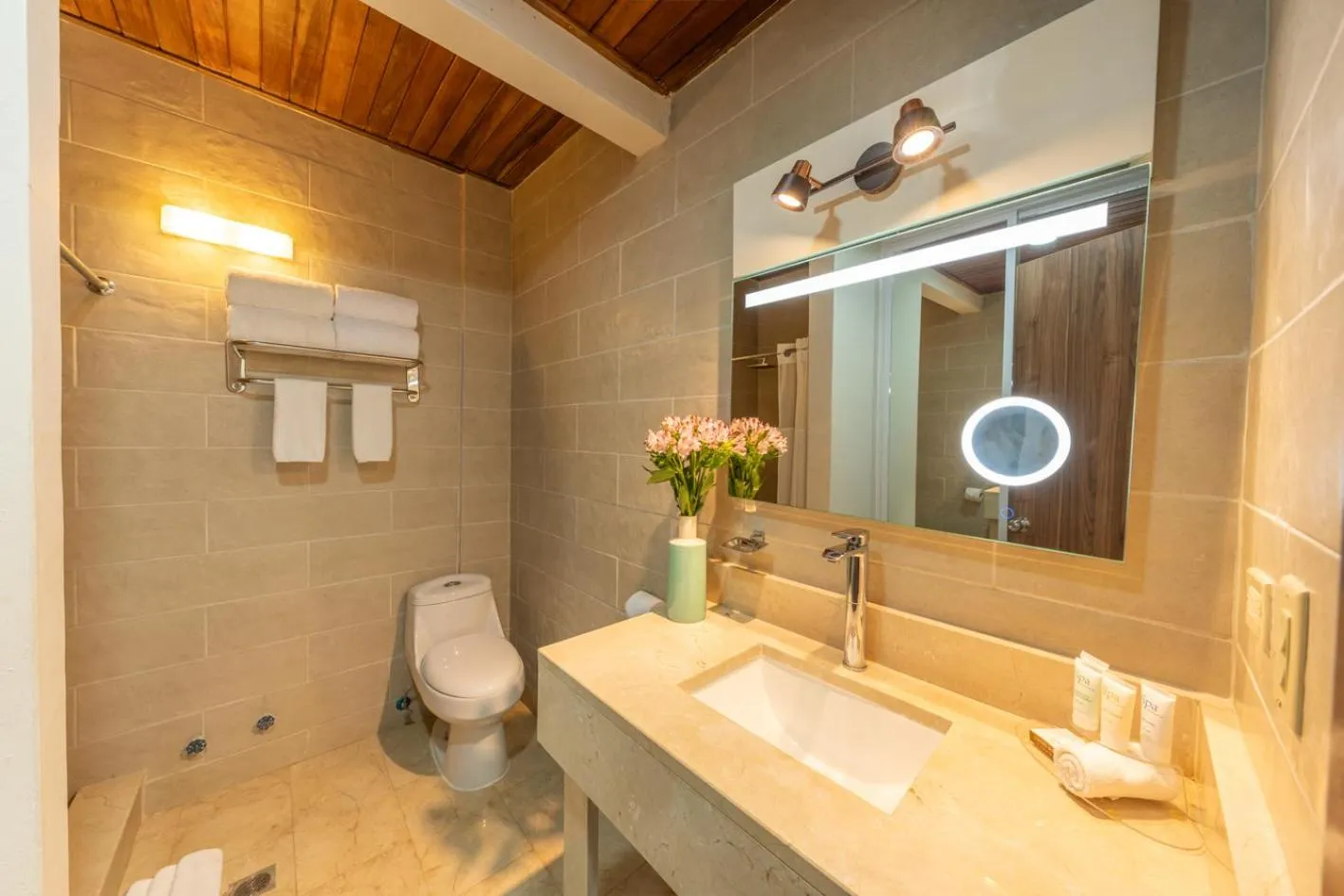 Bathroom in Hotel Faranda Guayacanes, a member of Radisson Individuals