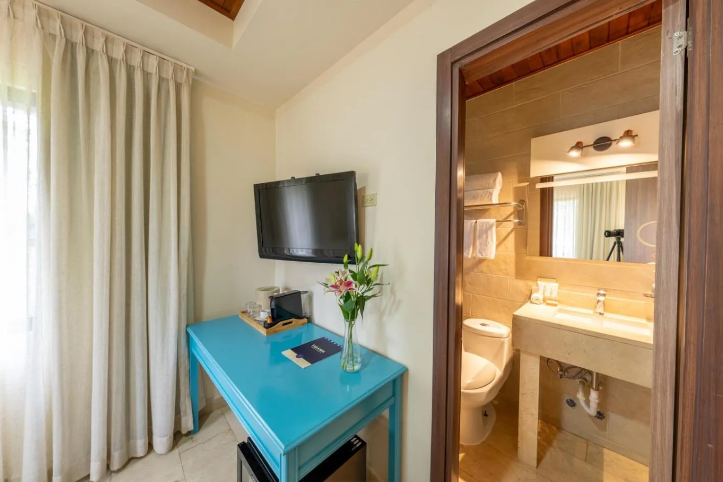 Bathroom, Bed in Hotel Faranda Guayacanes, a member of Radisson Individuals