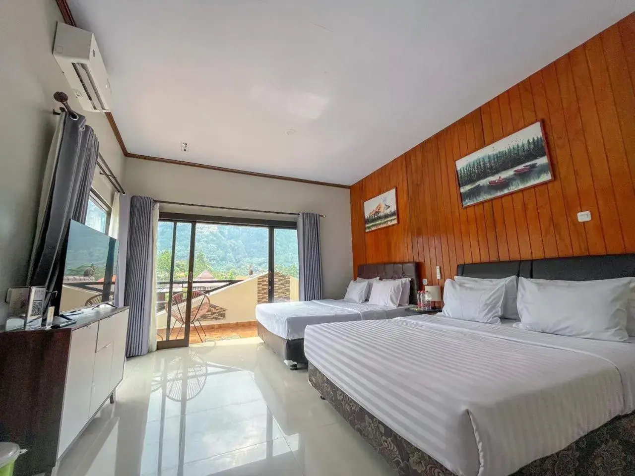 Family Room with Mountain View in Gubuk Ndeso Bromo Family Room with Mountain View in Gubuk Ndeso Bromo