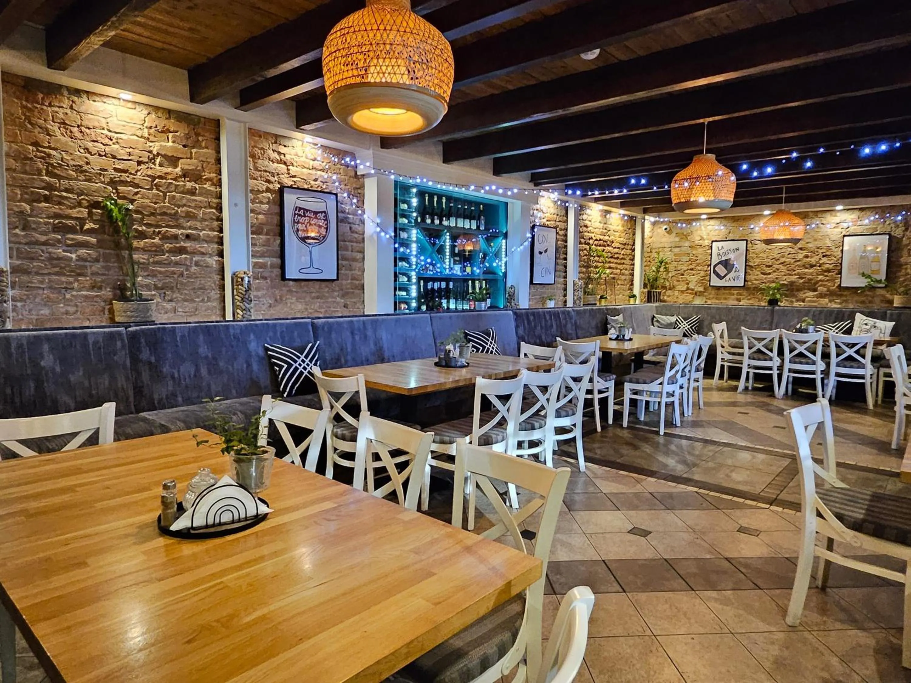 Restaurant/places to eat in Pensjonat Retro