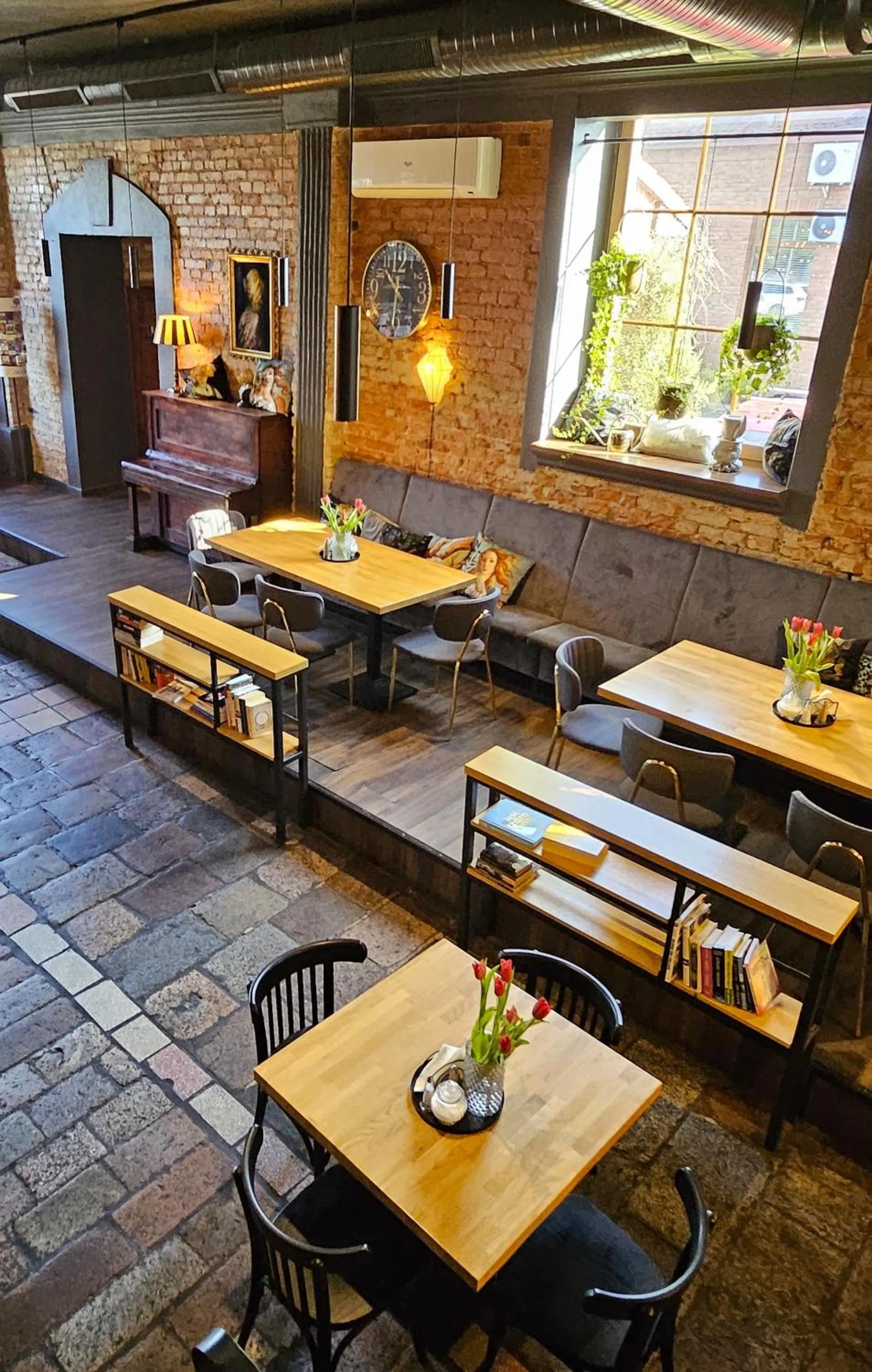 Restaurant/places to eat in Pensjonat Retro