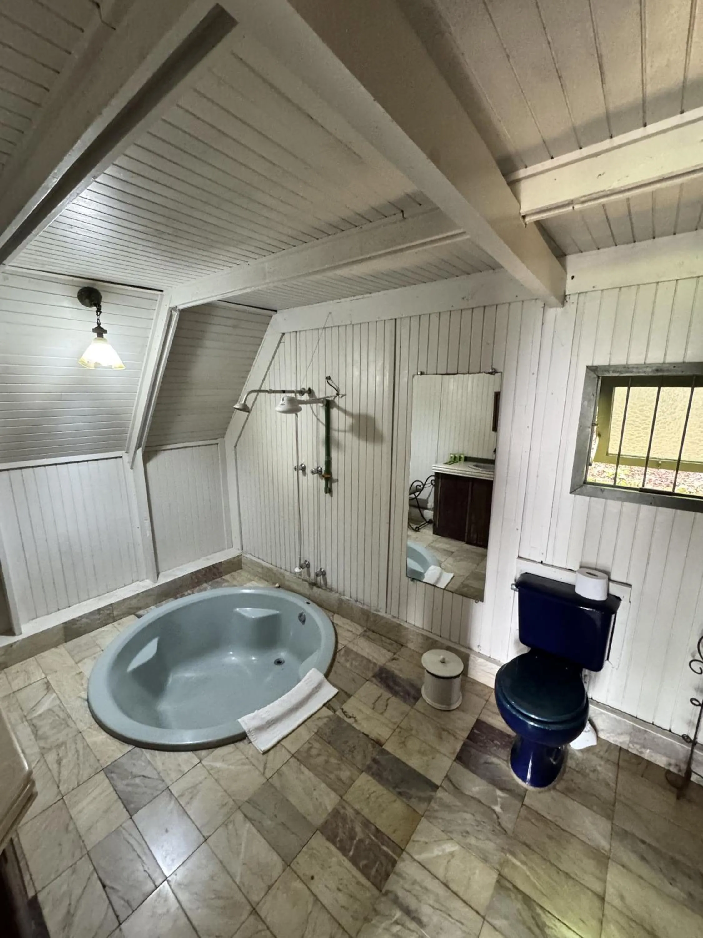 Bathroom in Capricho Asturiano