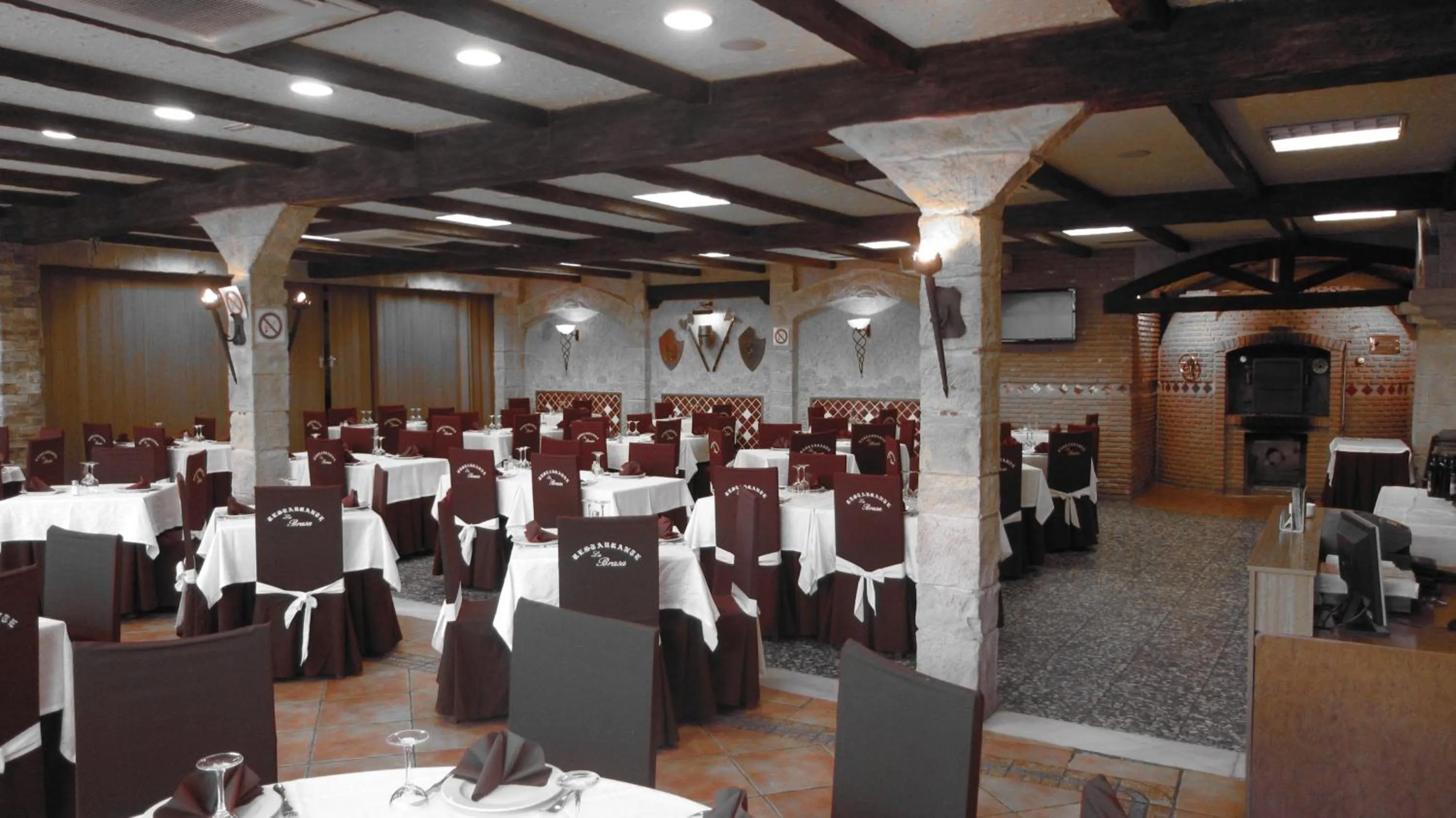 Restaurant/Places to Eat in Hotel La Brasa