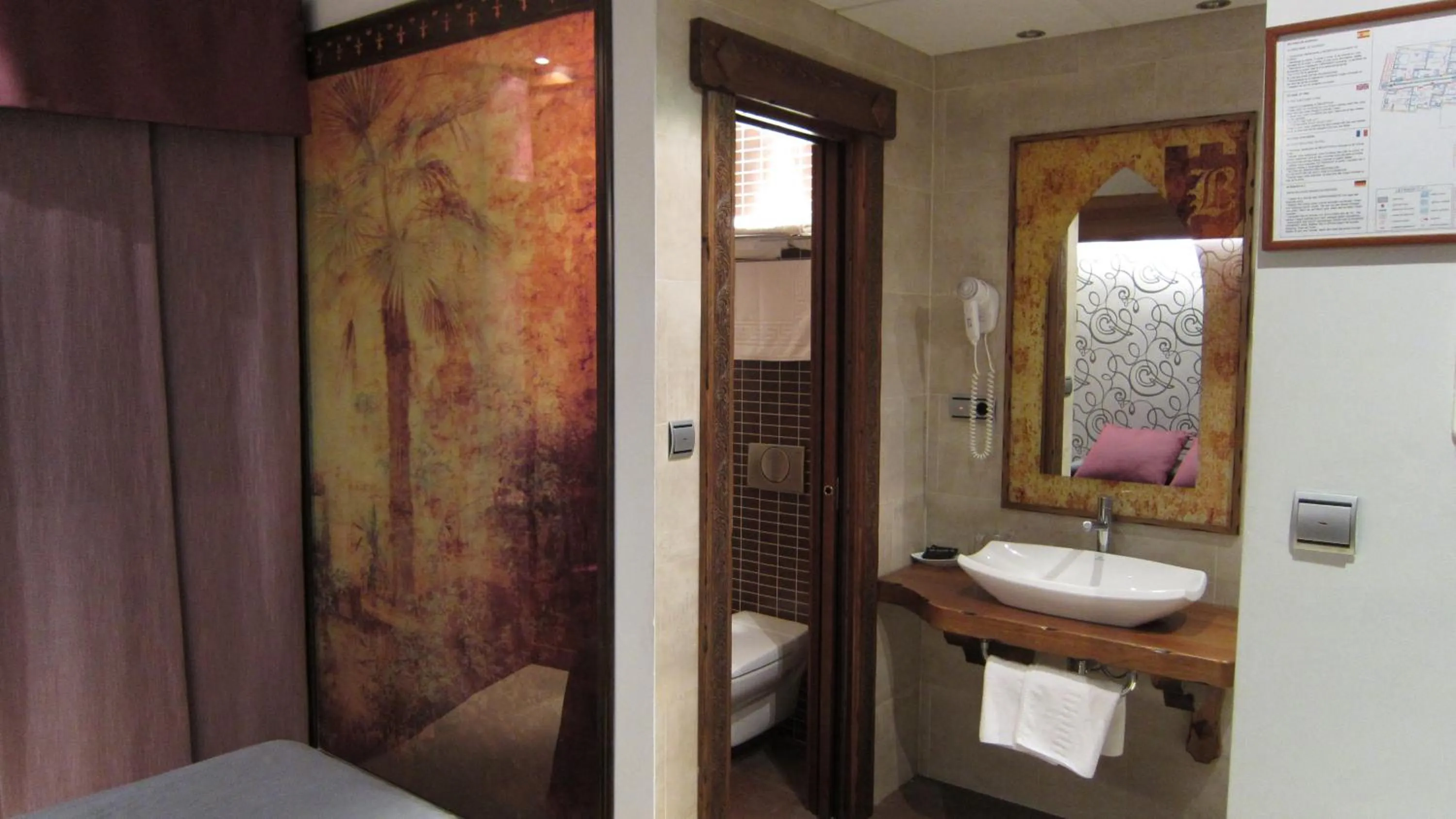 Photo of the whole room, Bathroom in Hotel La Brasa