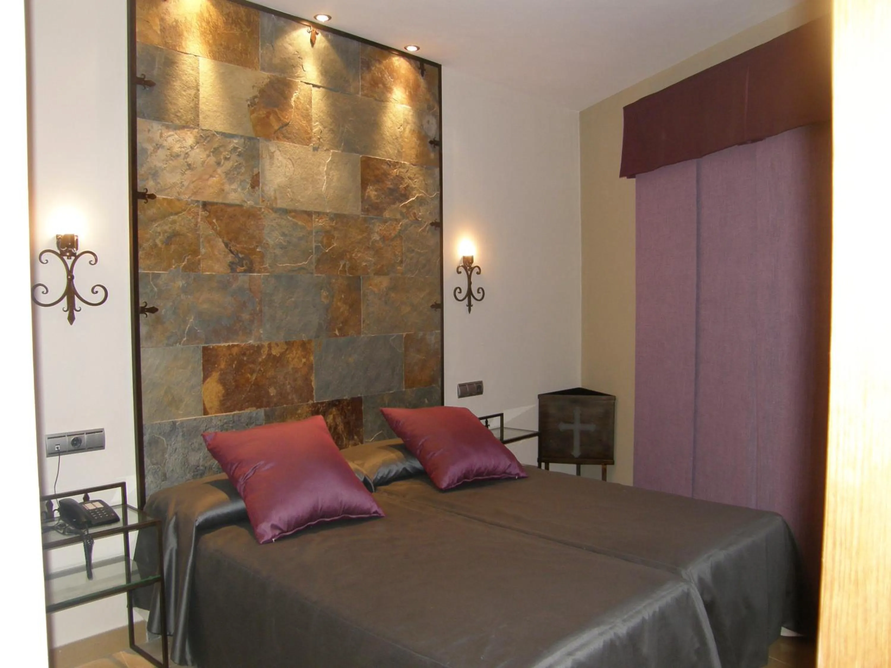 Bed in Hotel La Brasa