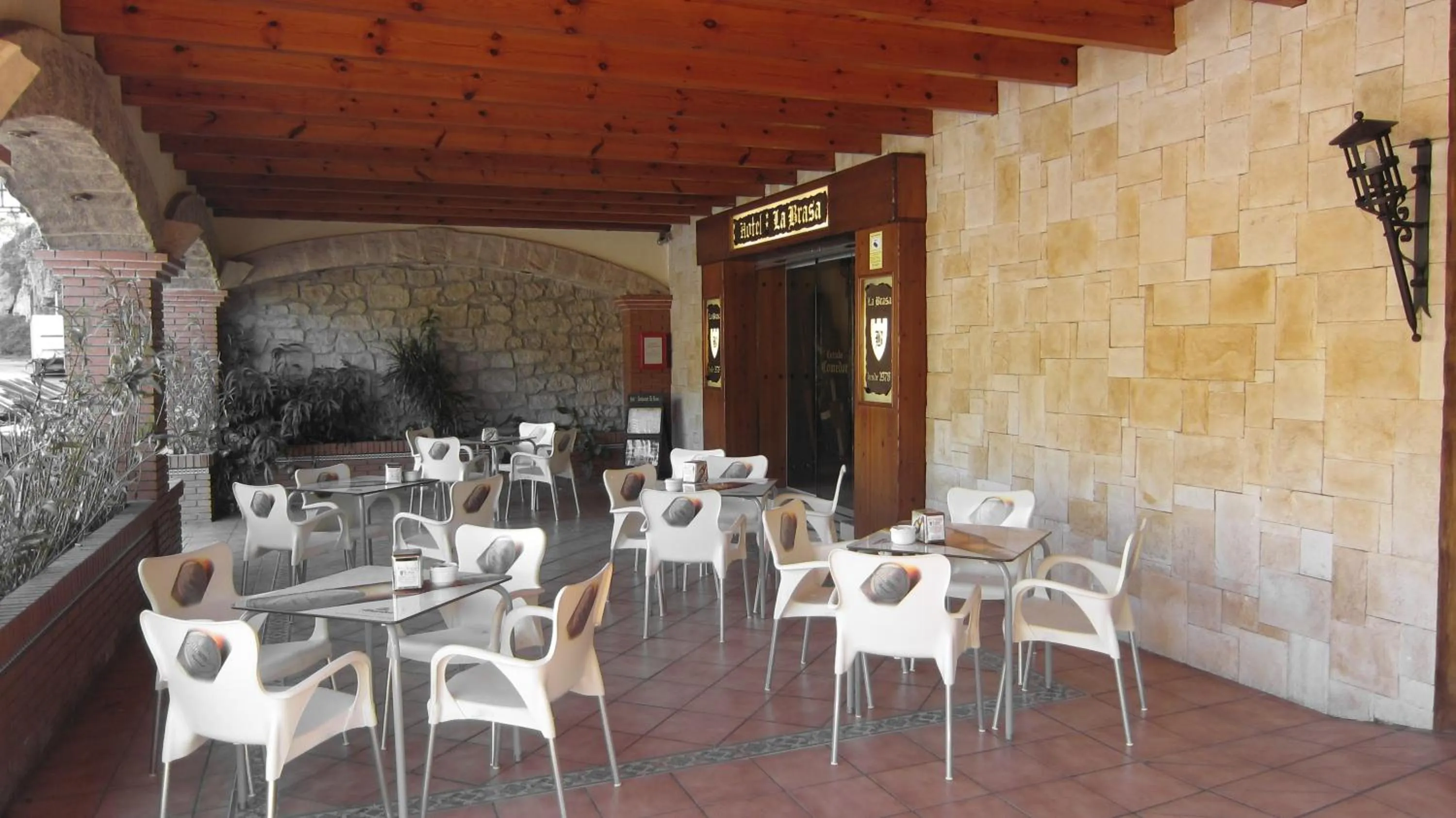 Balcony/Terrace, Restaurant/Places to Eat in Hotel La Brasa