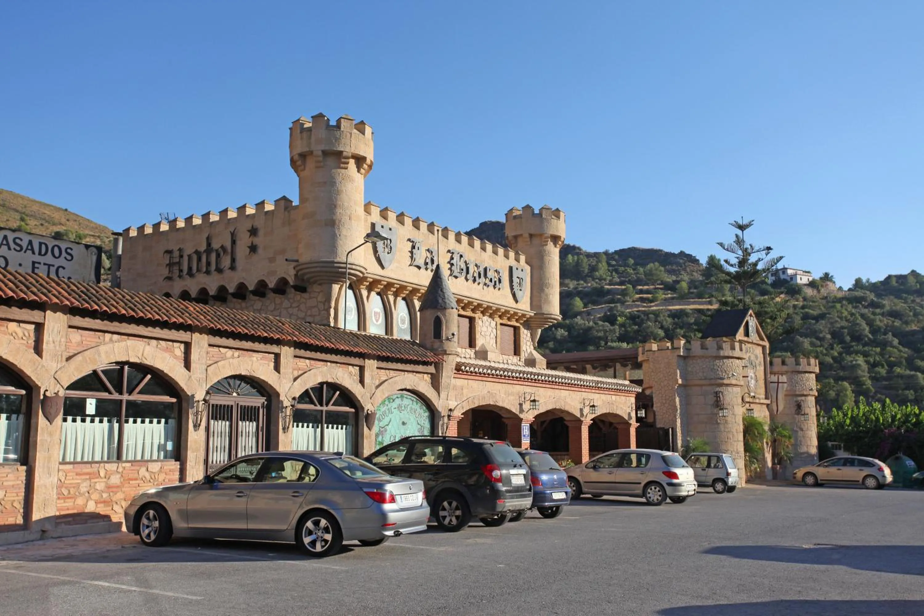 Facade/entrance, Property Building in Hotel La Brasa