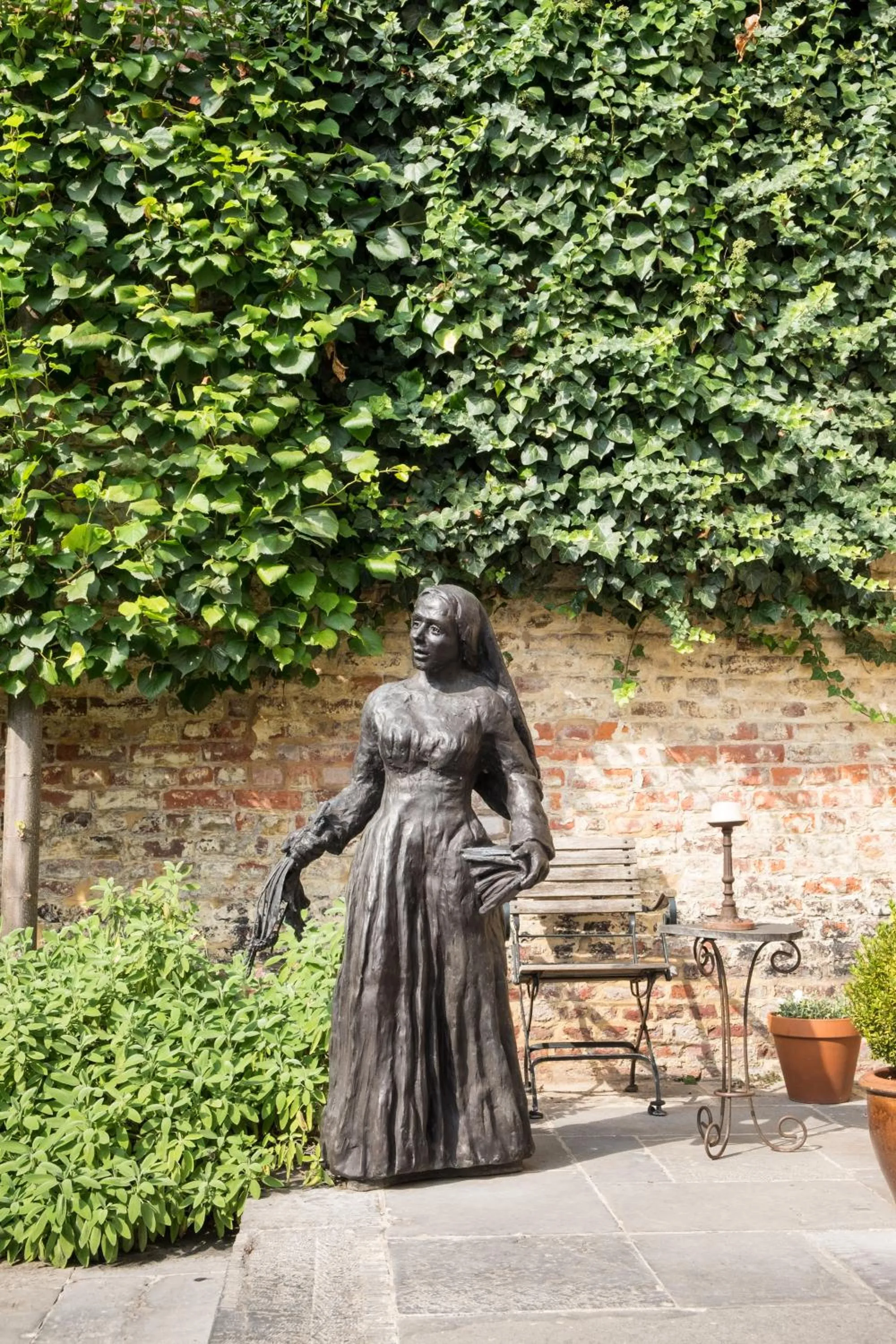 Nearby landmark in Liry's Home