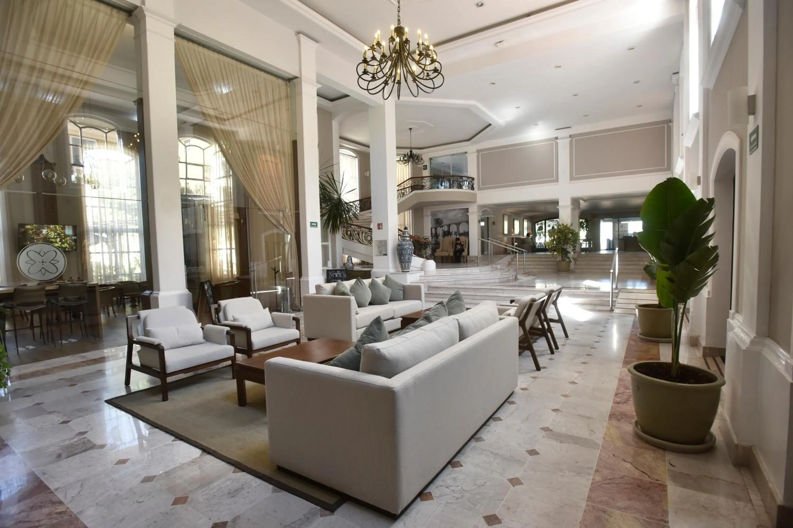 Living room in Plaza Camelinas Hotel