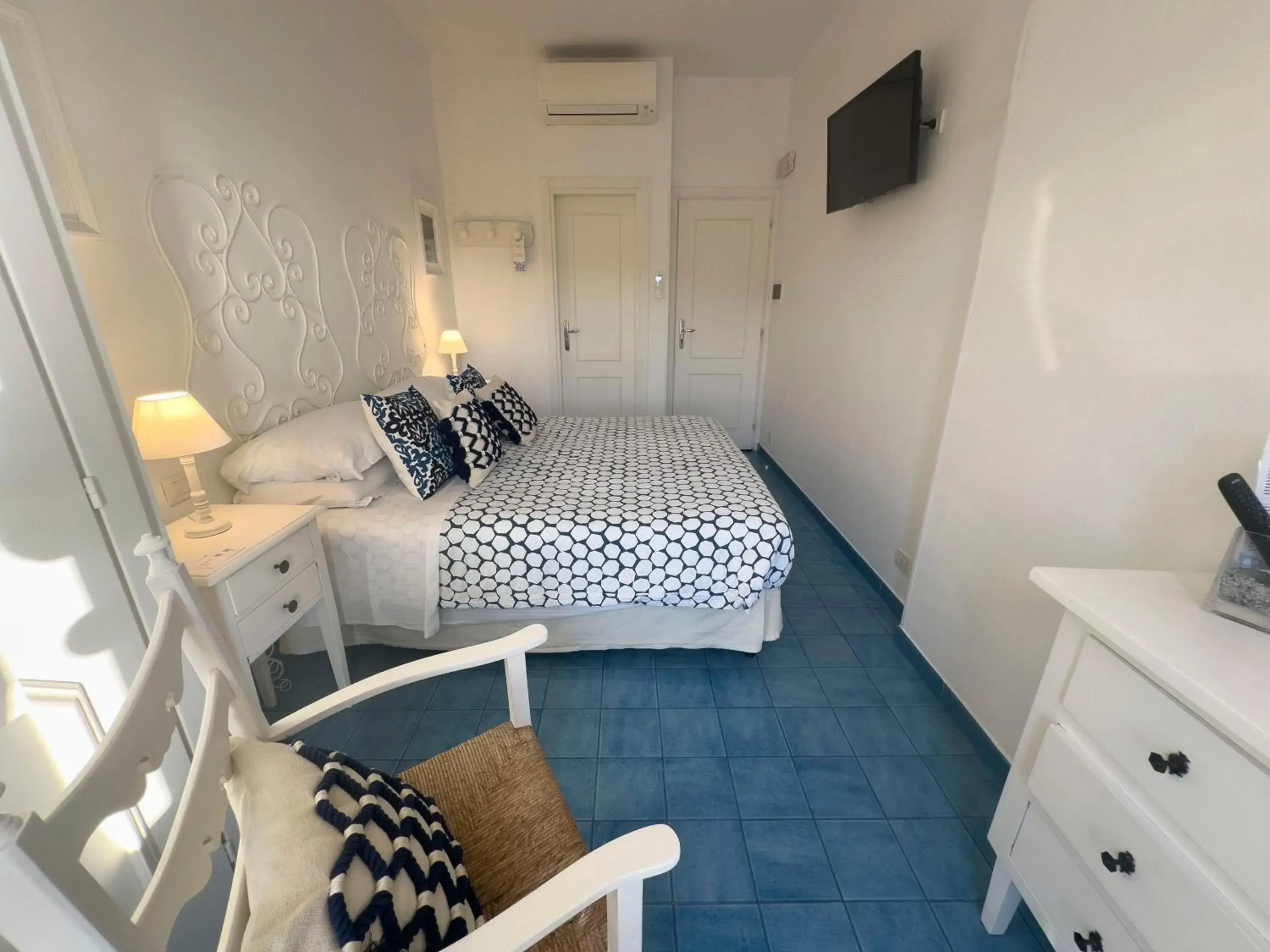 Double Room with Sea View in Hotel Chiaia Di Luna Double Room with Sea View in Hotel Chiaia Di Luna