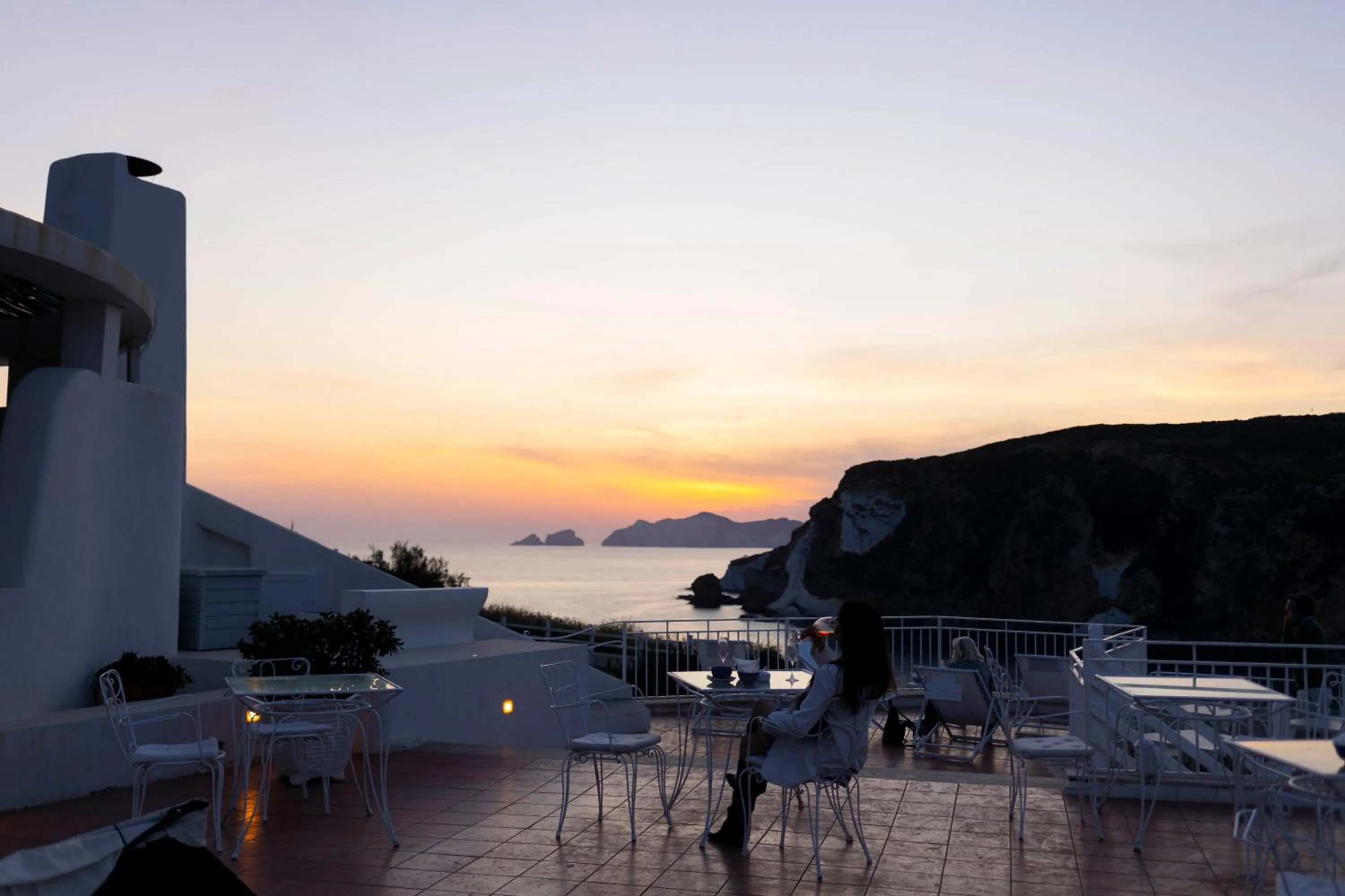 Restaurant/places to eat in Hotel Chiaia Di Luna