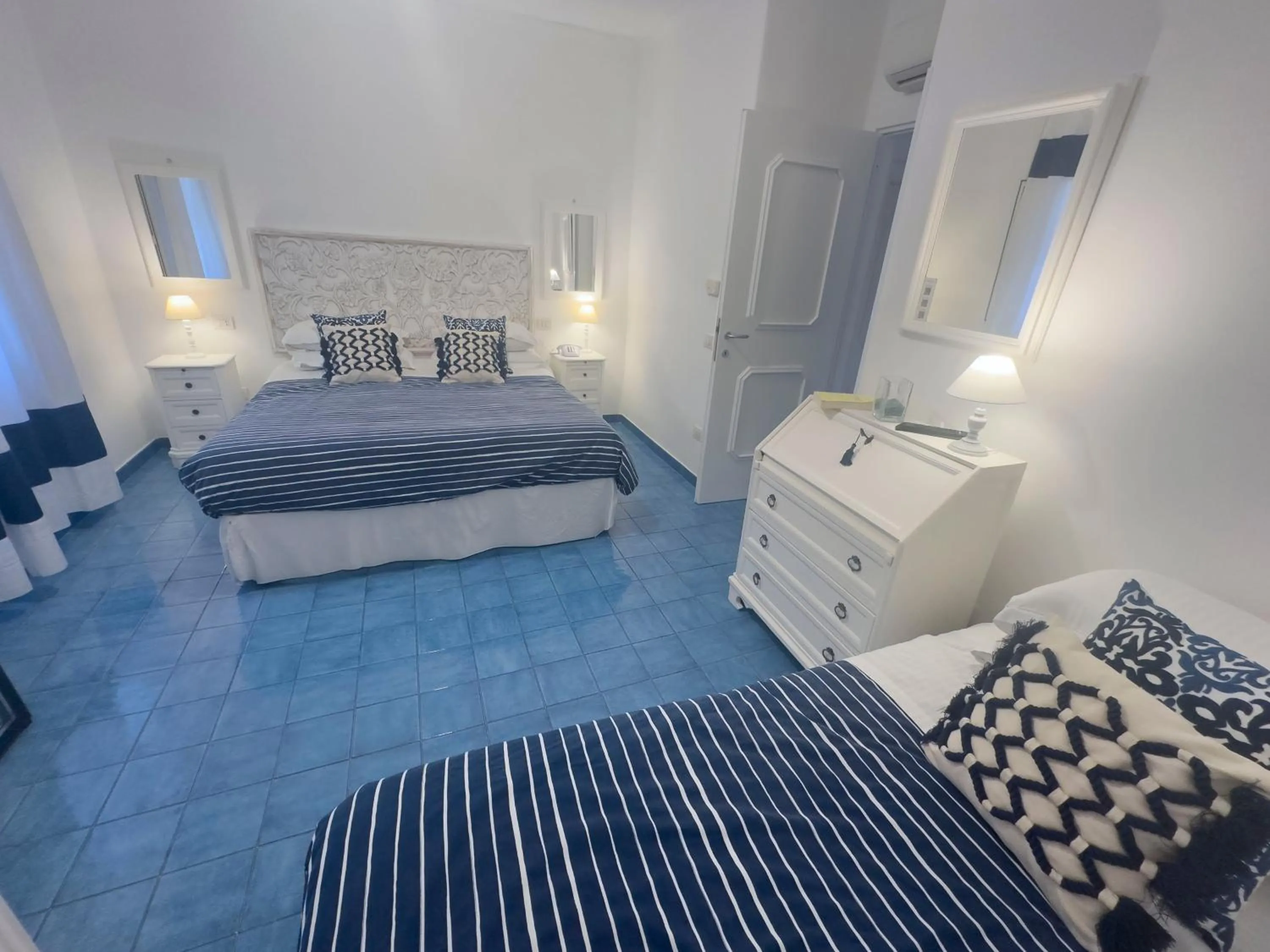 Bedroom, Bed in Hotel Chiaia Di Luna