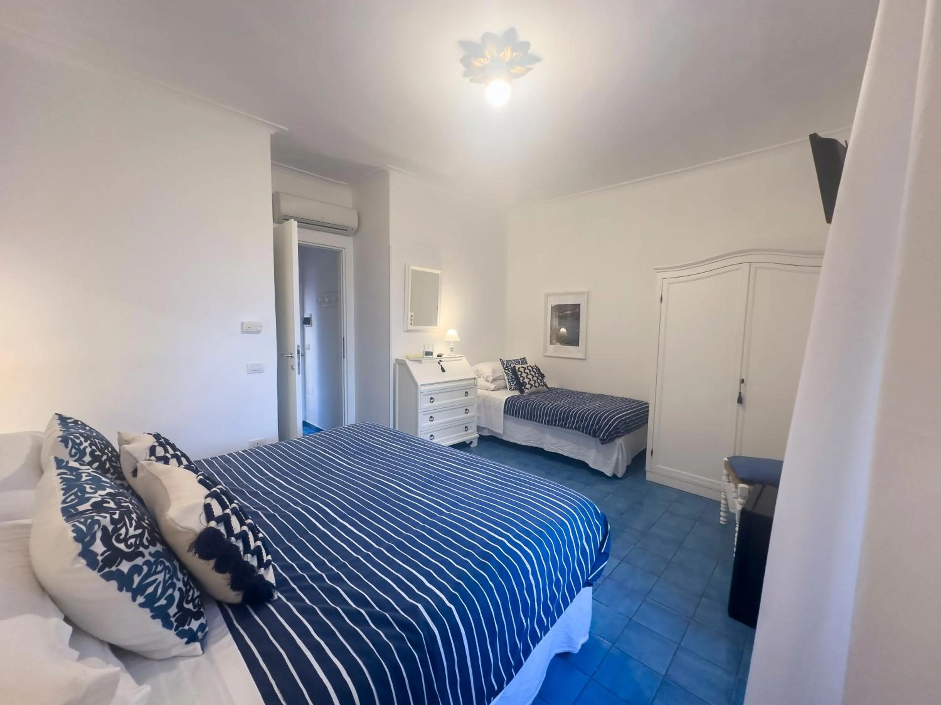 Bedroom, Bed in Hotel Chiaia Di Luna