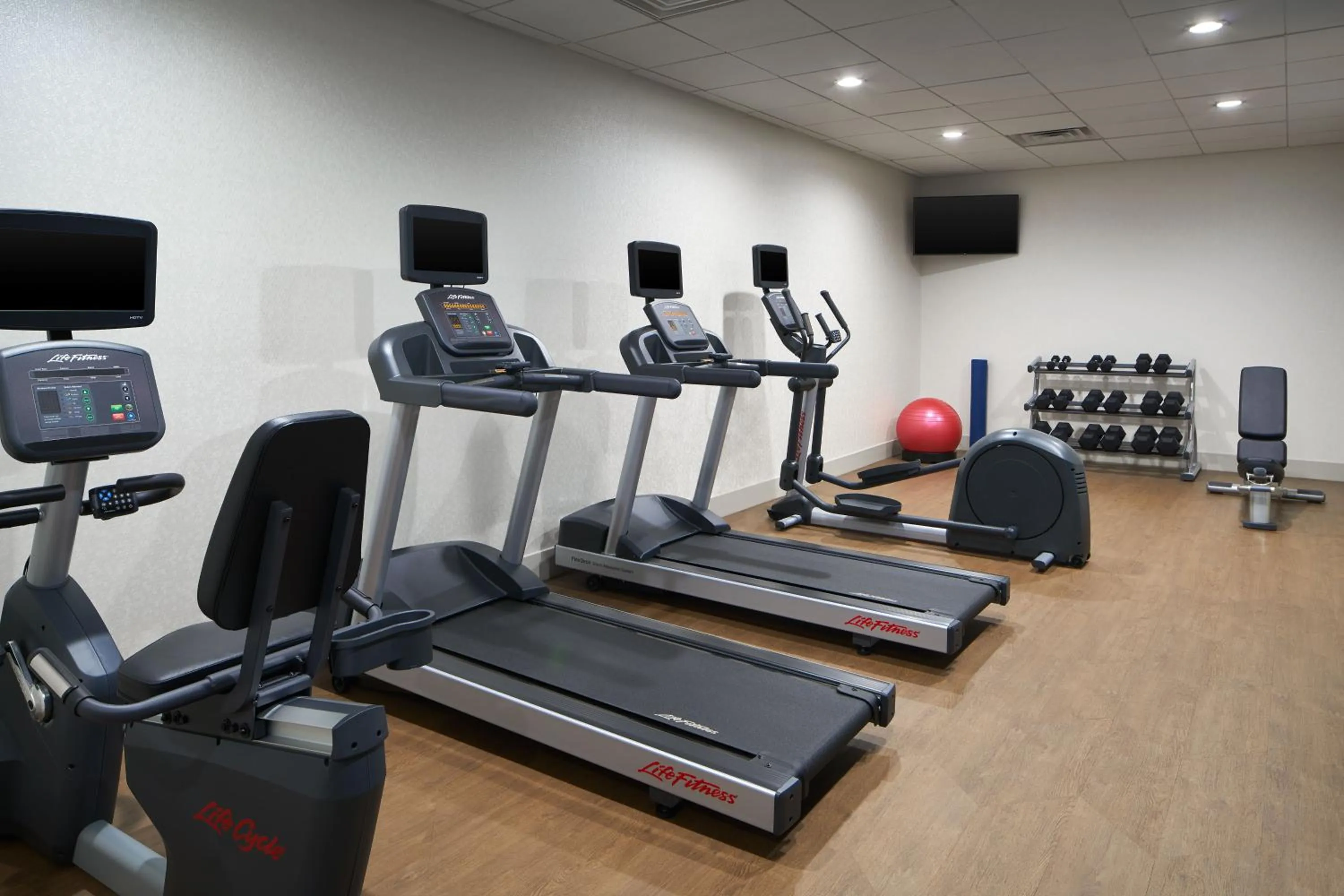 Fitness centre/facilities in Holiday Inn Express - Richmond Downtown by IHG