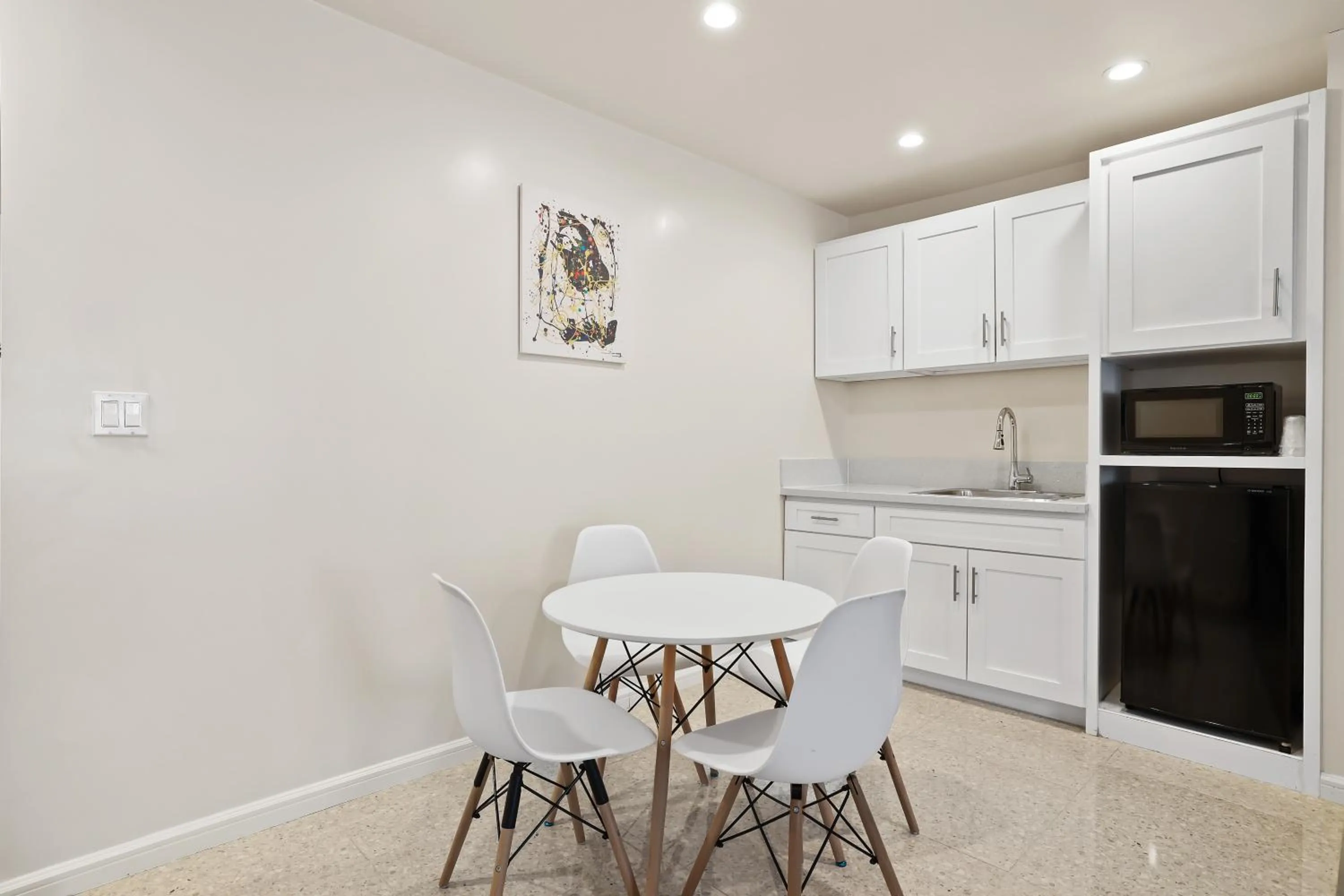 Bedroom in Brookhurst Plaza Inn