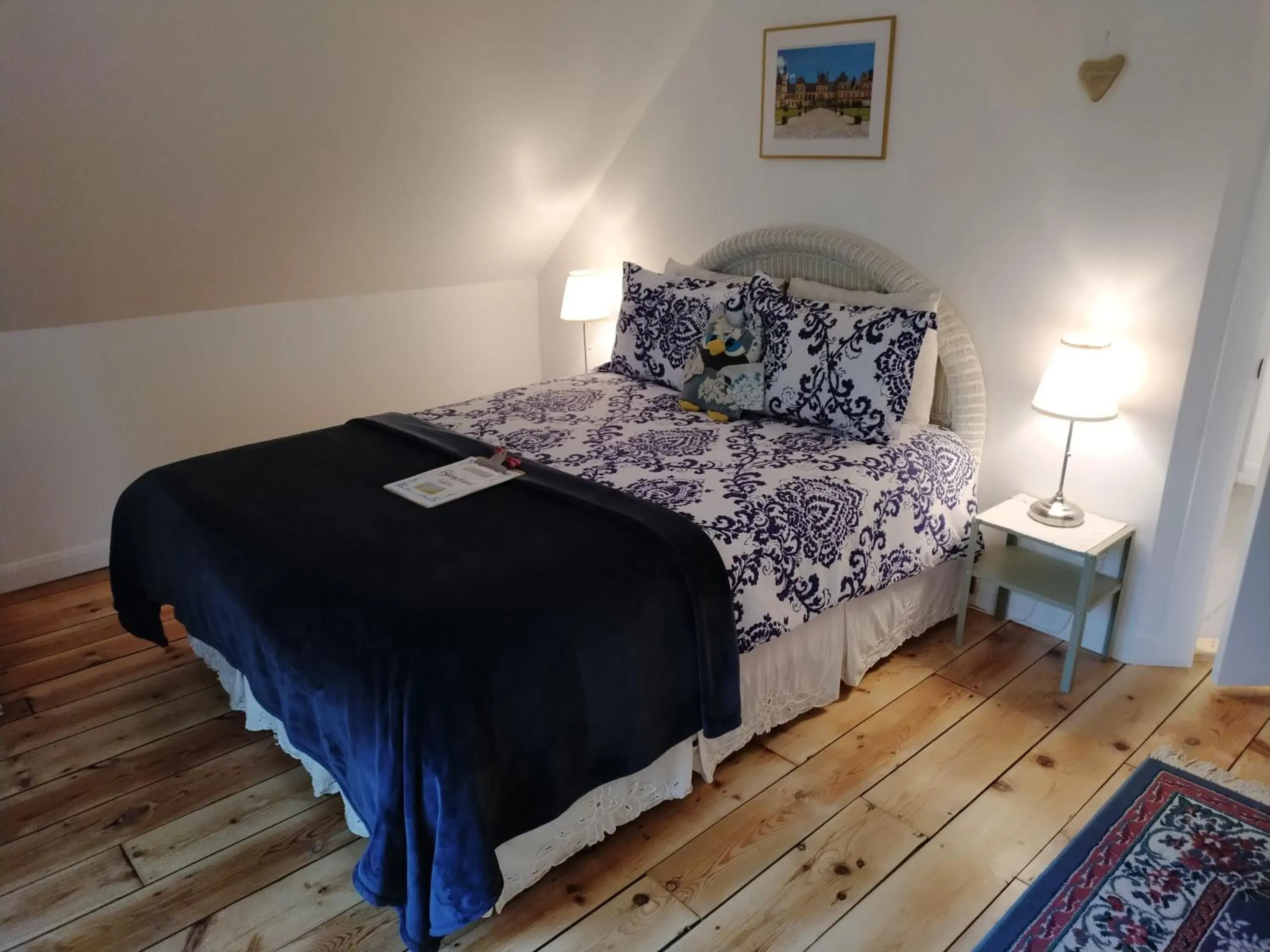 Superior Queen Room with River View in Auberge La Châtelaine Superior Queen Room with River View in Auberge La Châtelaine