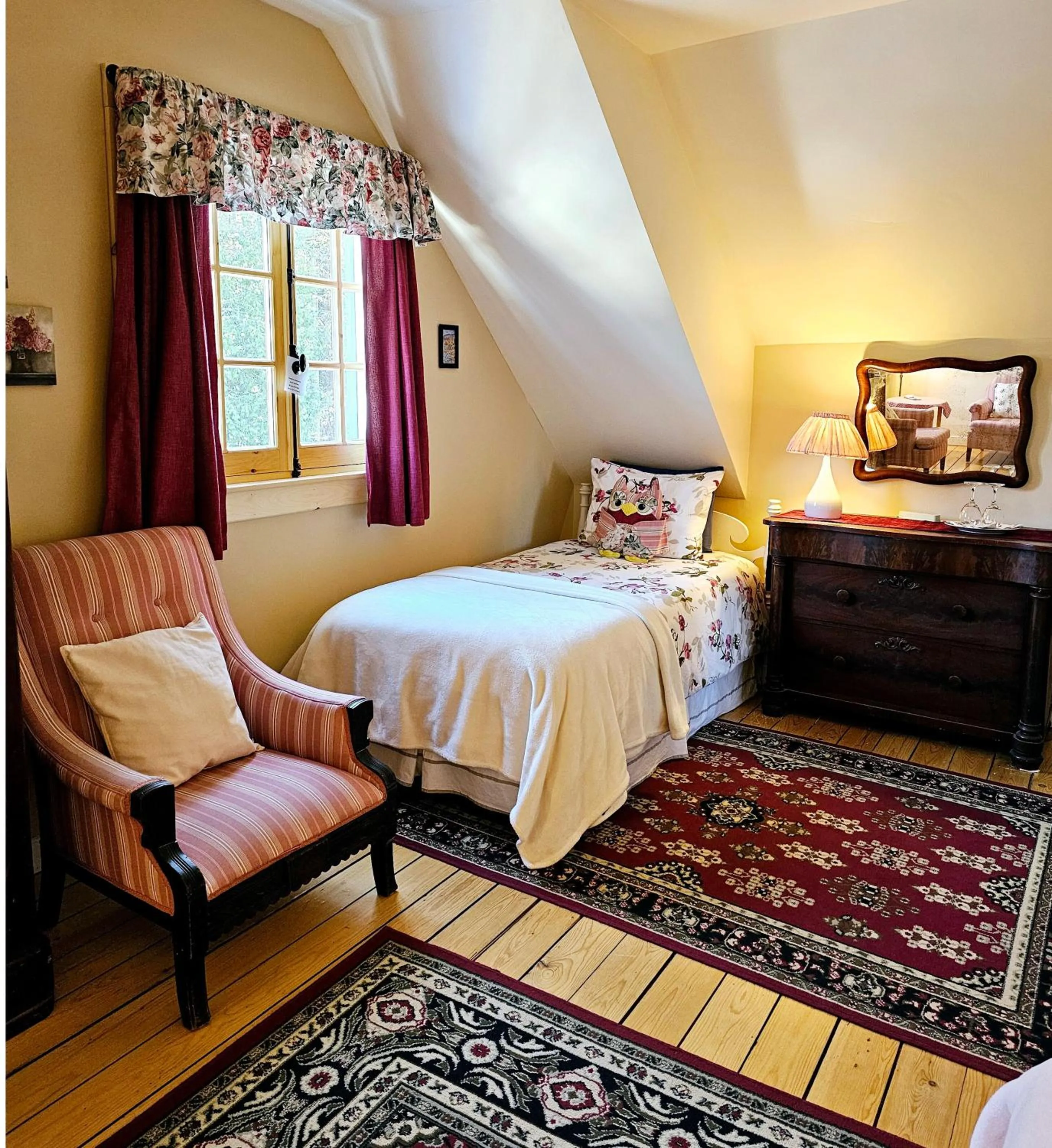 Bed in Auberge La Châtelaine